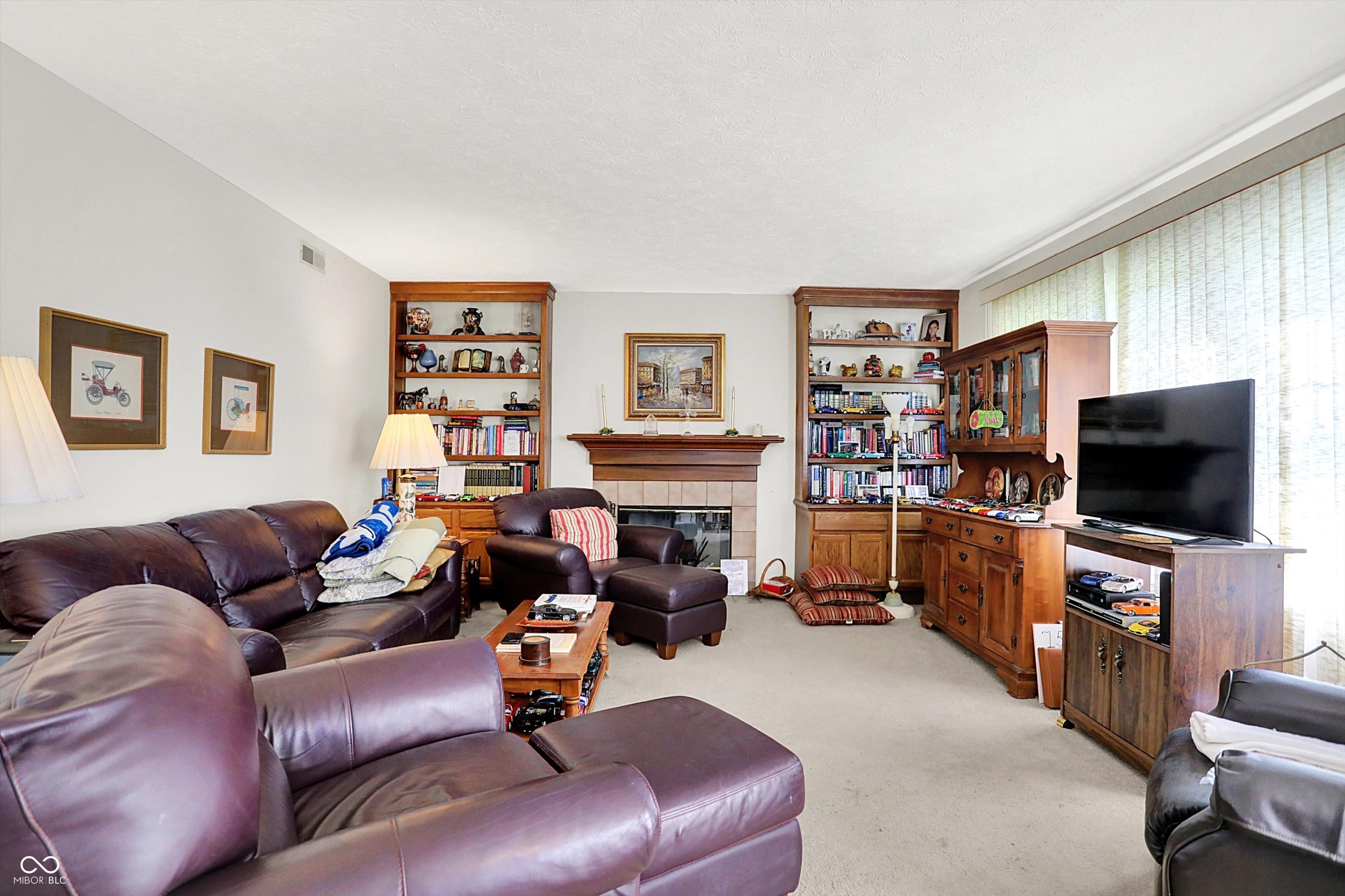 7587 Winding Way
