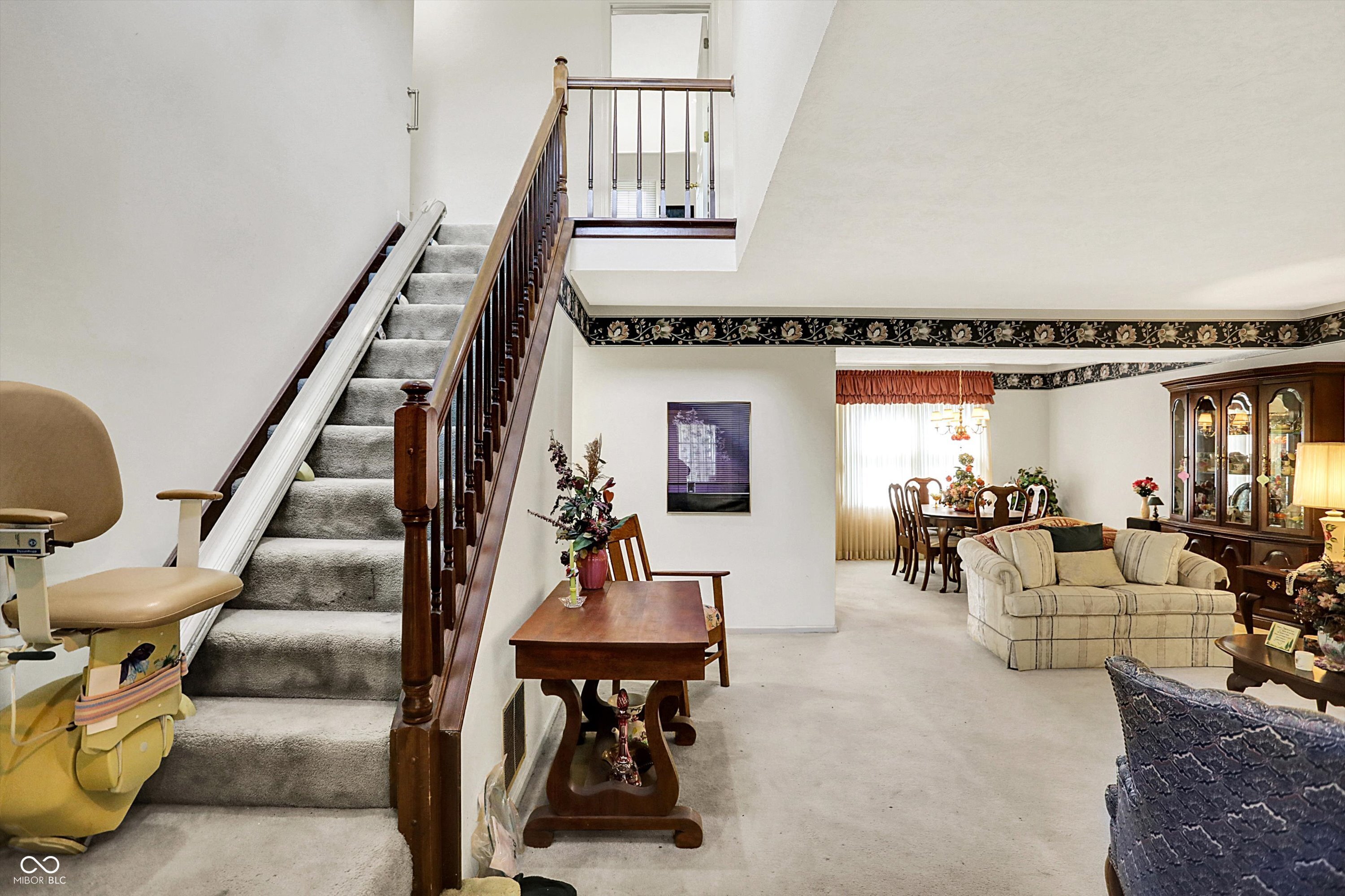 7587 Winding Way