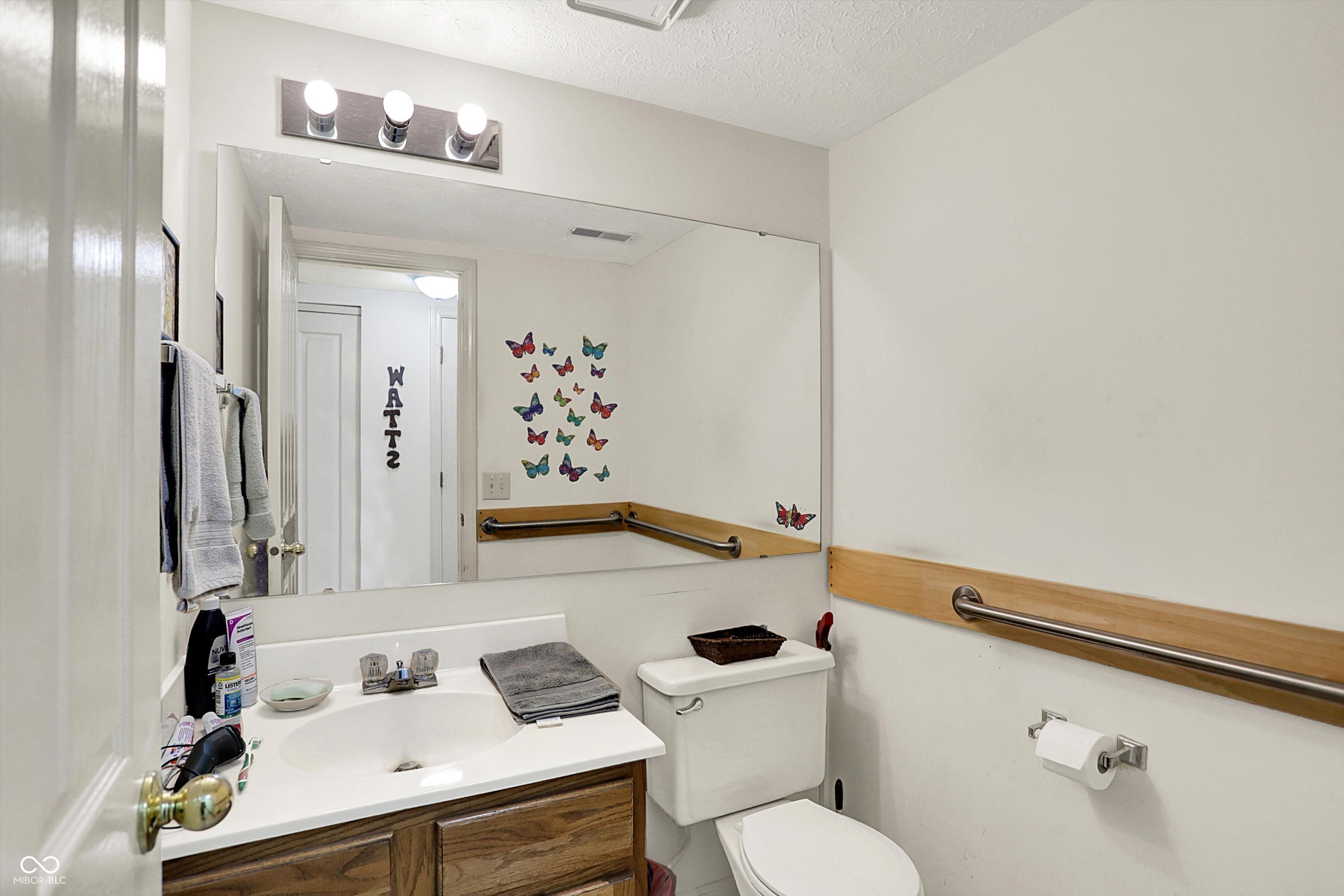7587 Winding Way