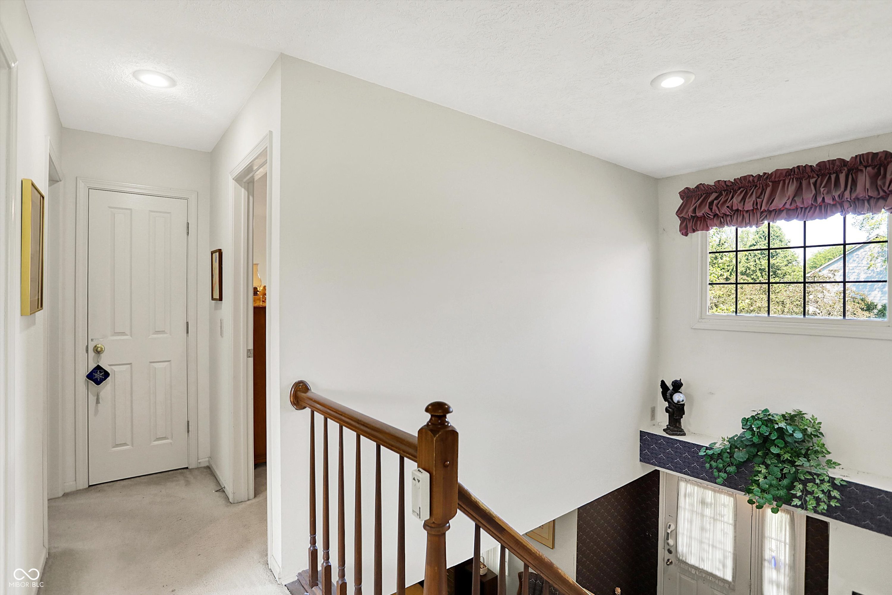 7587 Winding Way