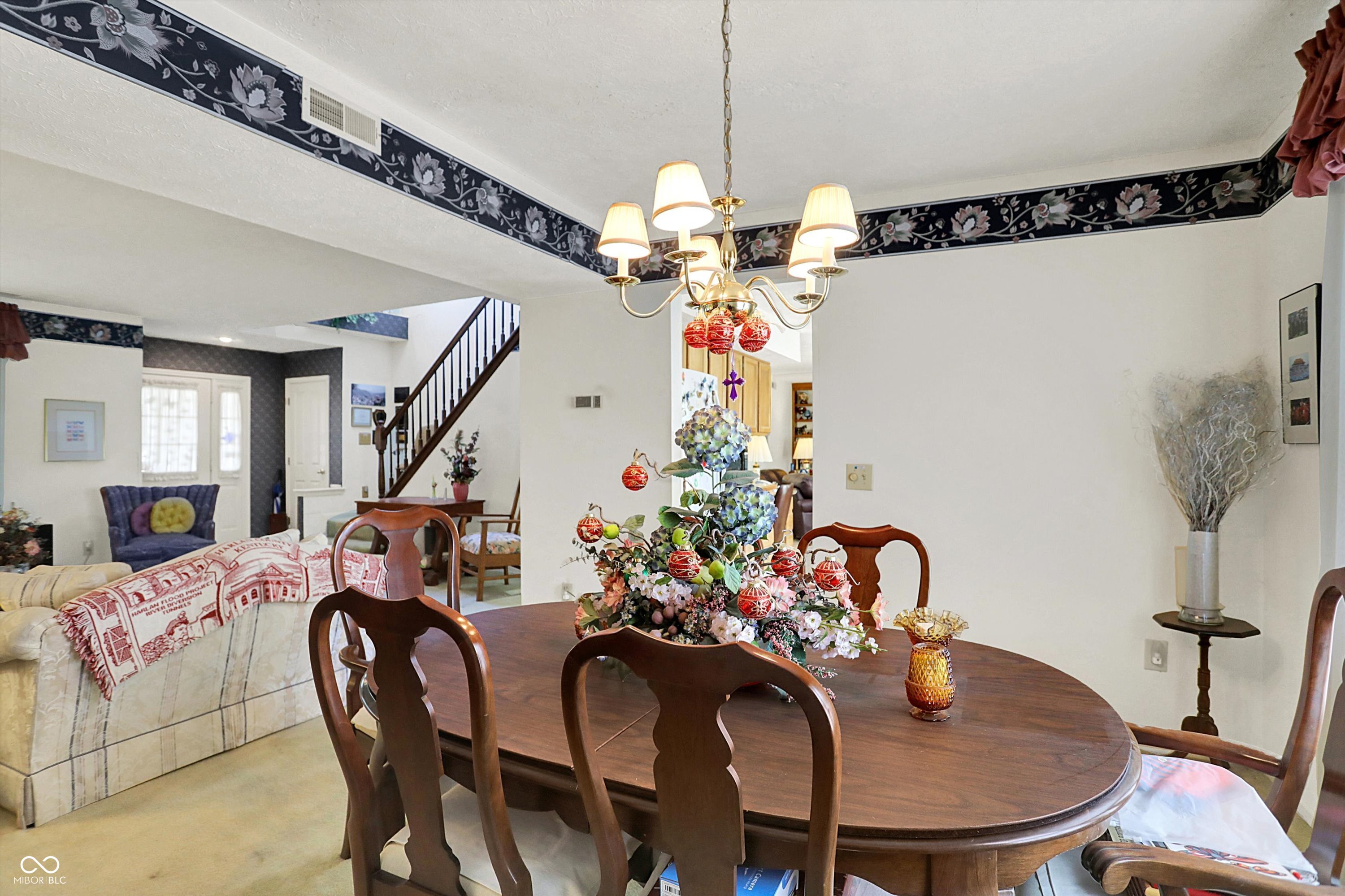 7587 Winding Way
