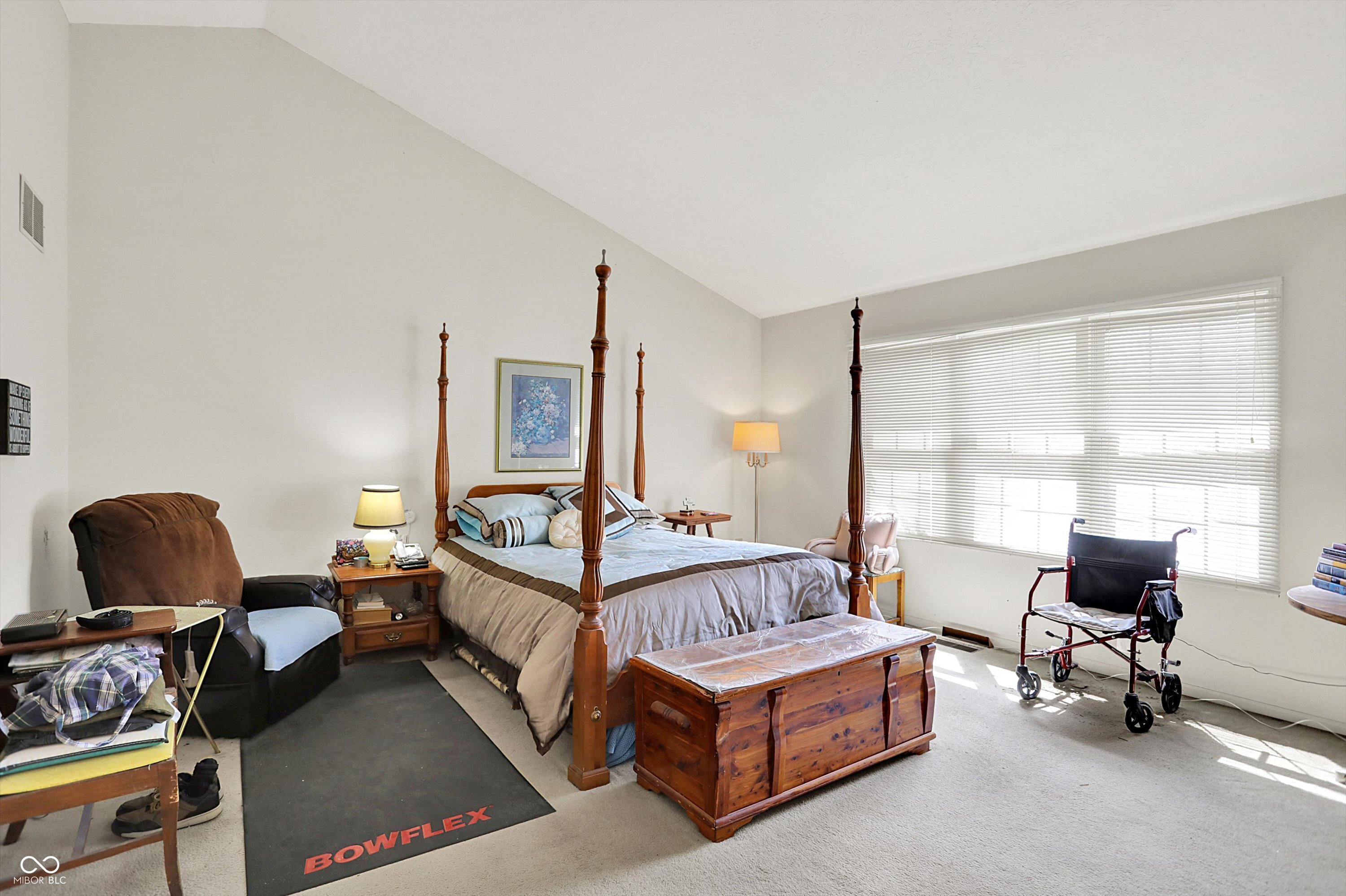 7587 Winding Way