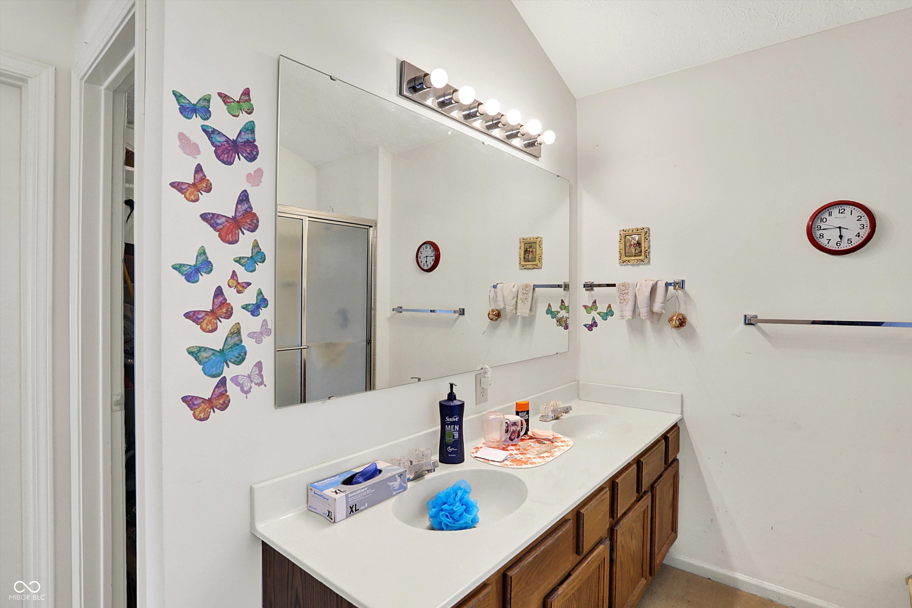 7587 Winding Way