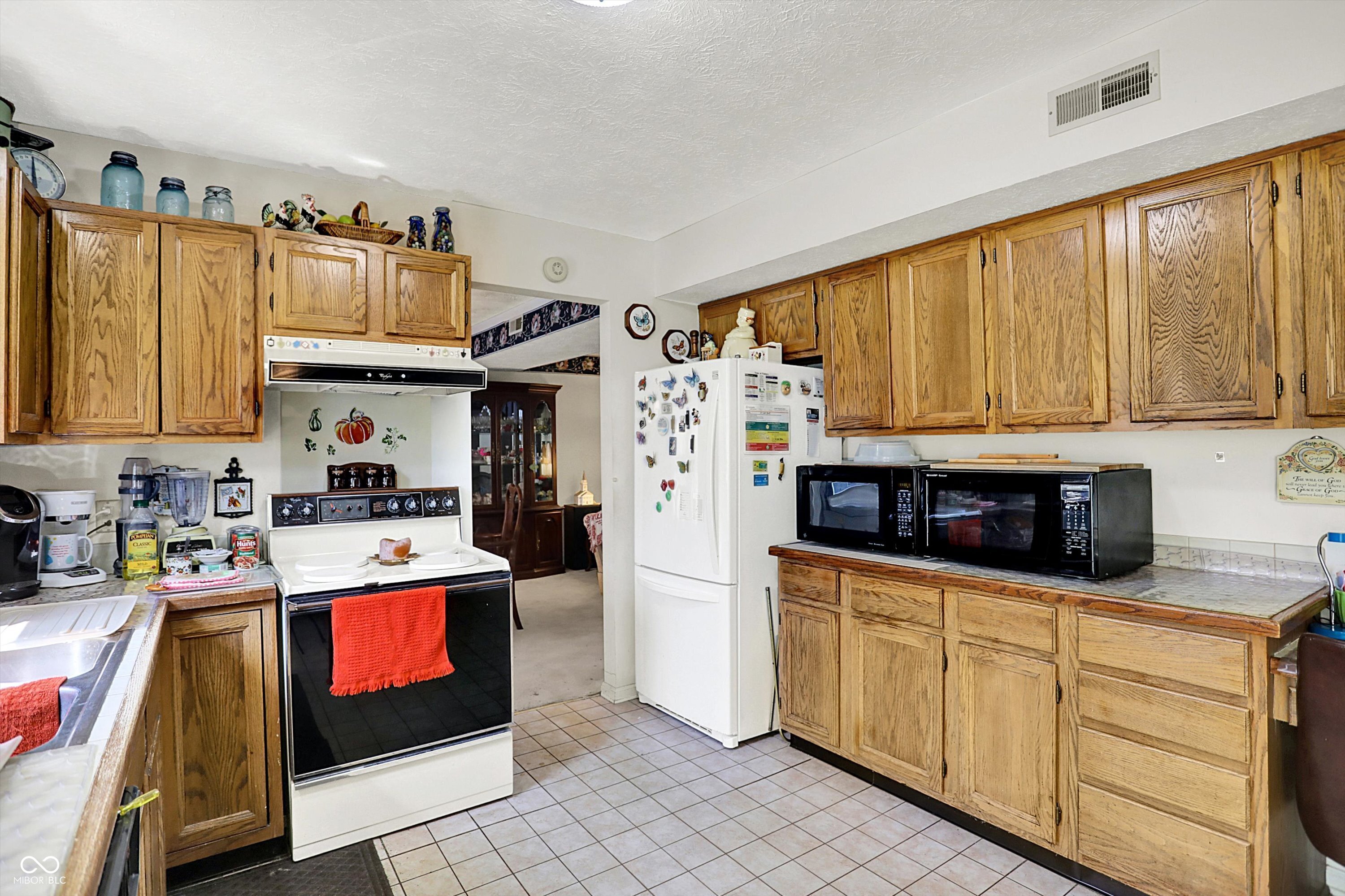 7587 Winding Way