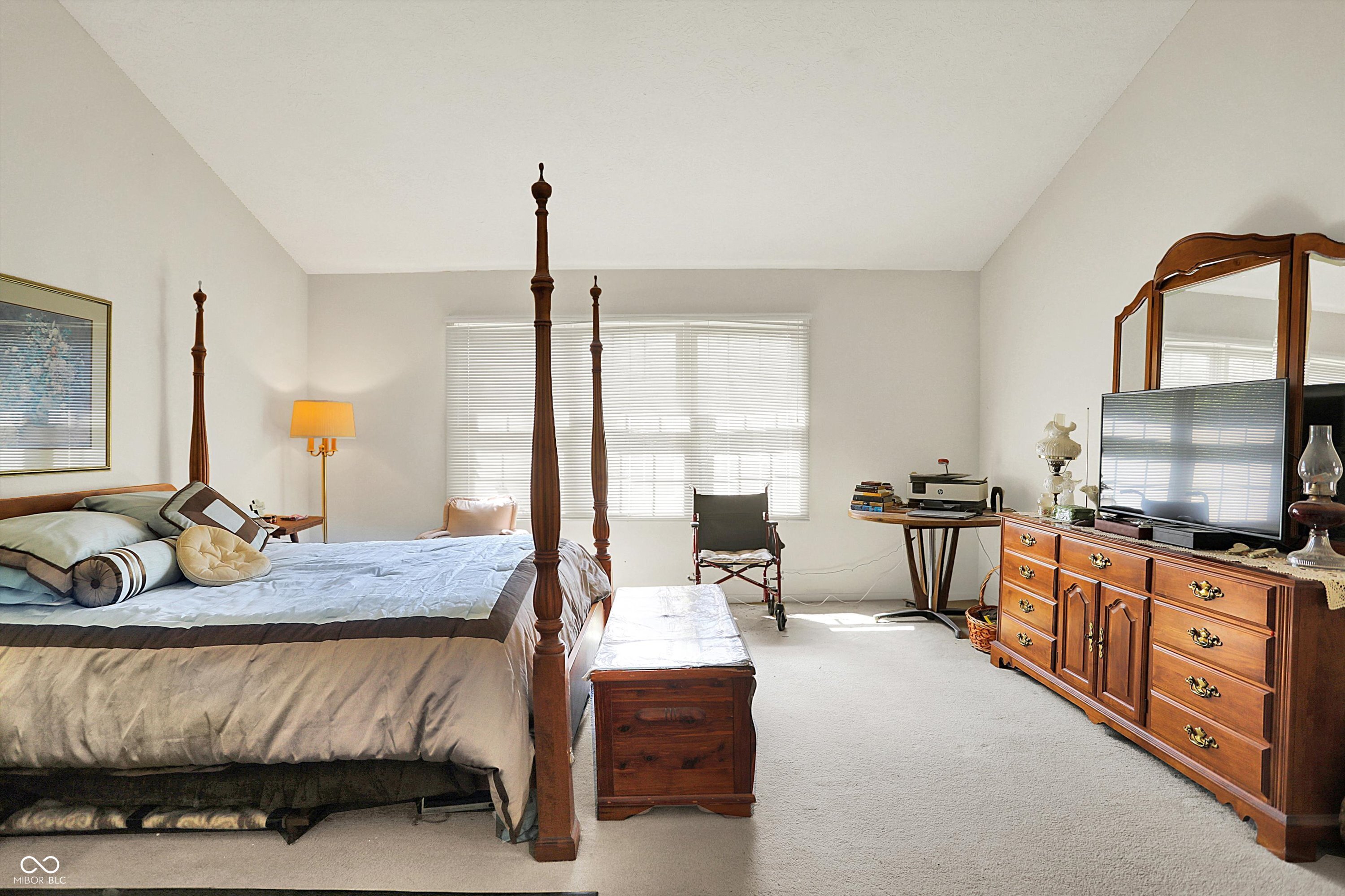 7587 Winding Way