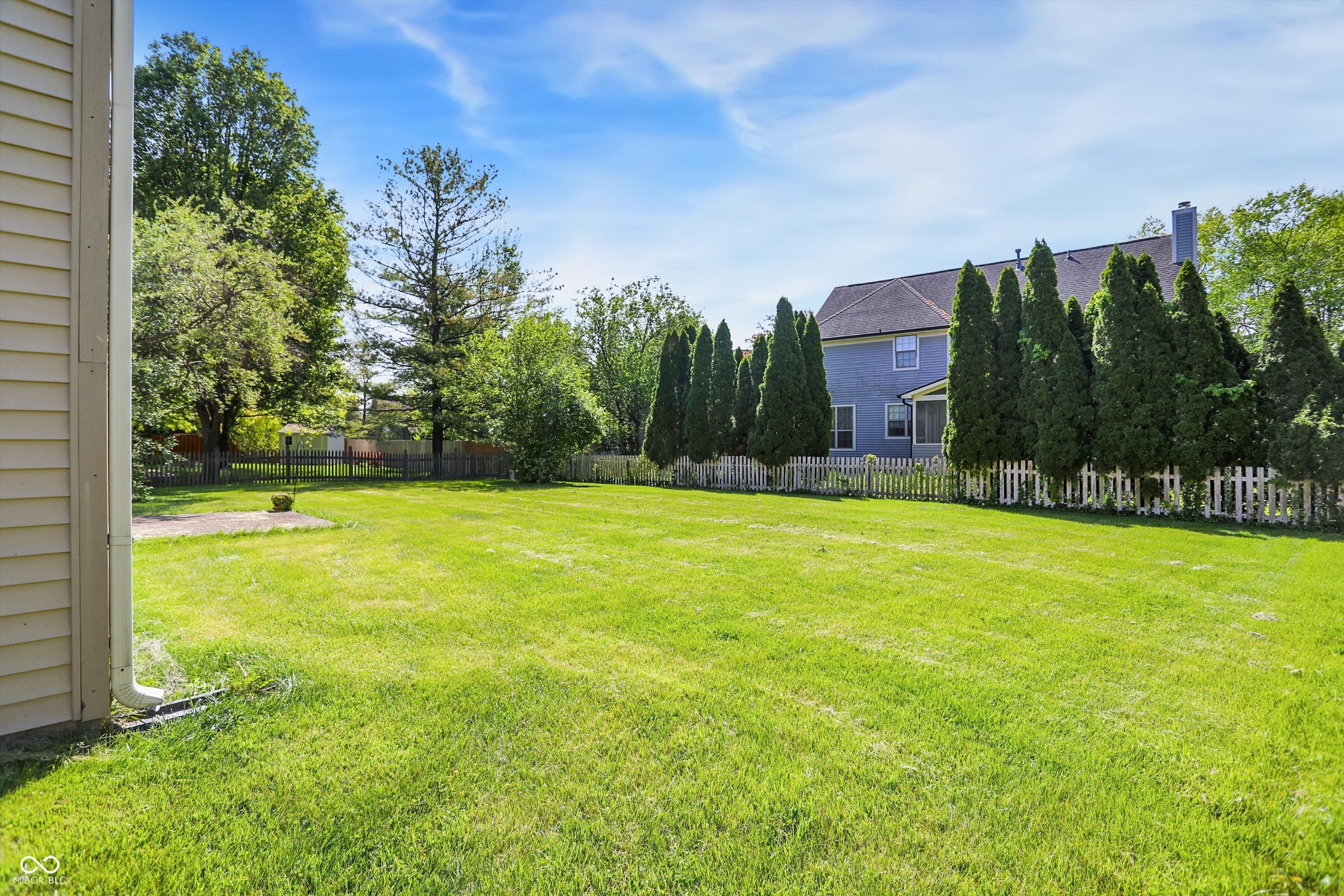7587 Winding Way