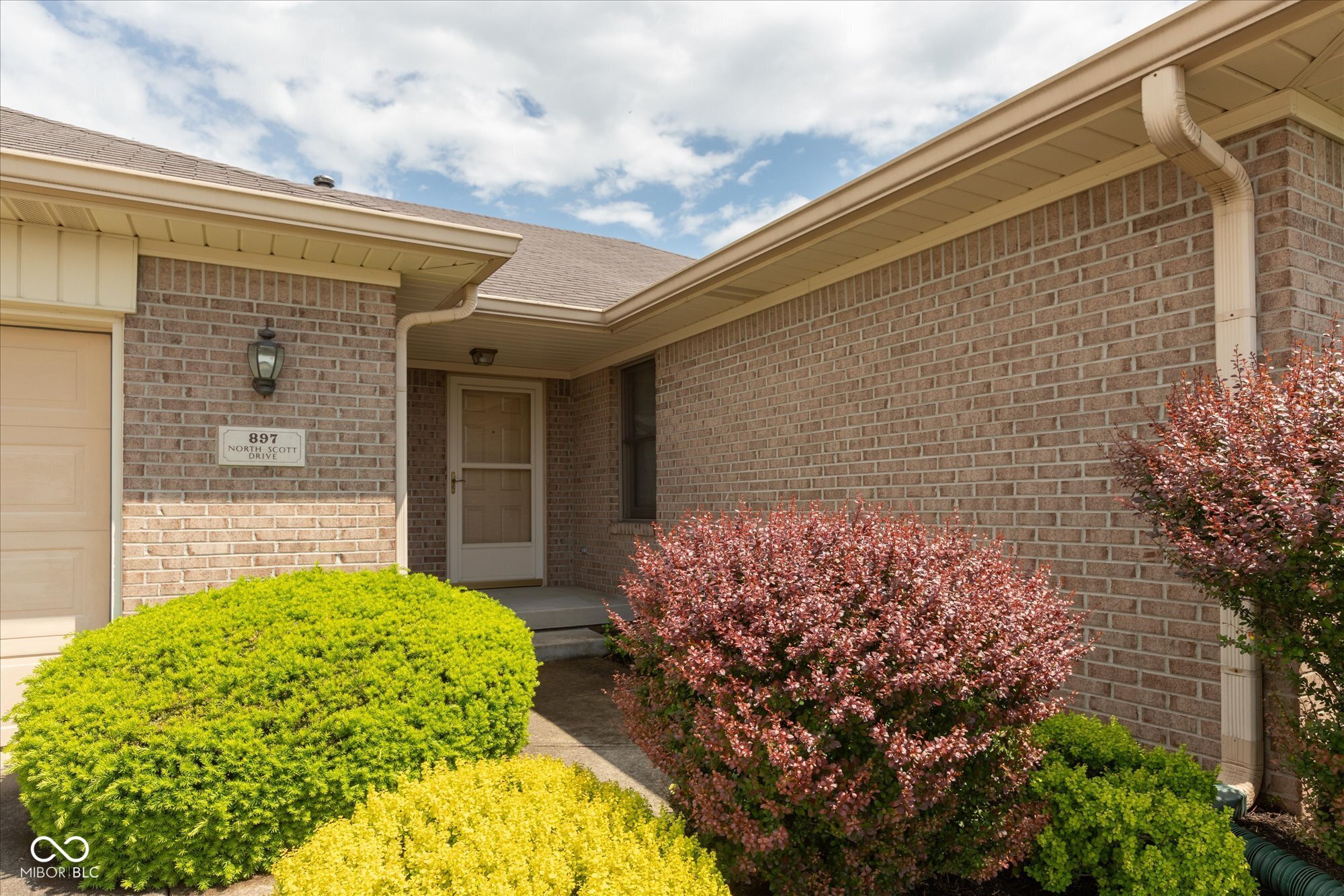 897 N Scott Drive