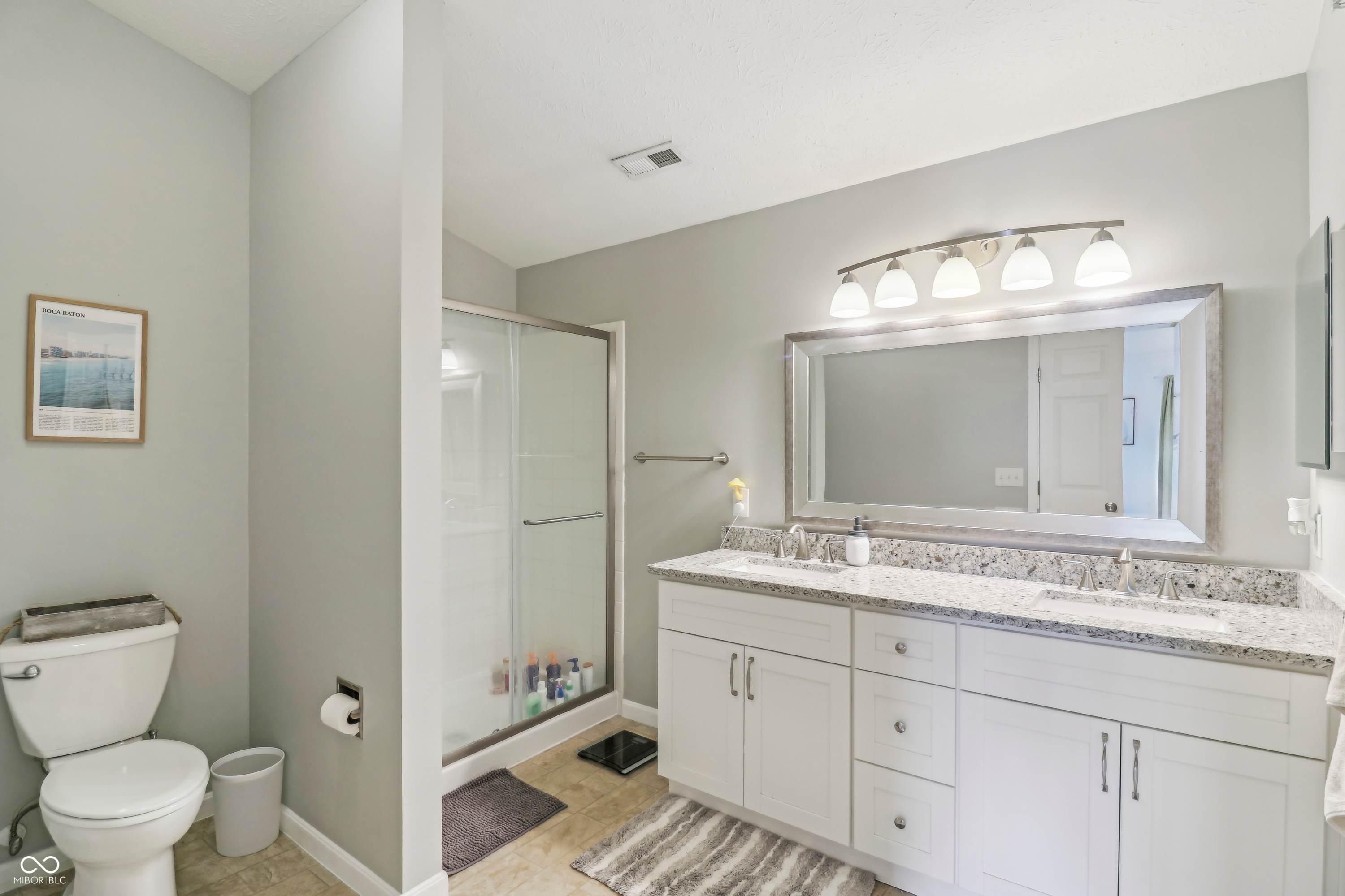 8910 Hunters Creek Drive Unit: 207