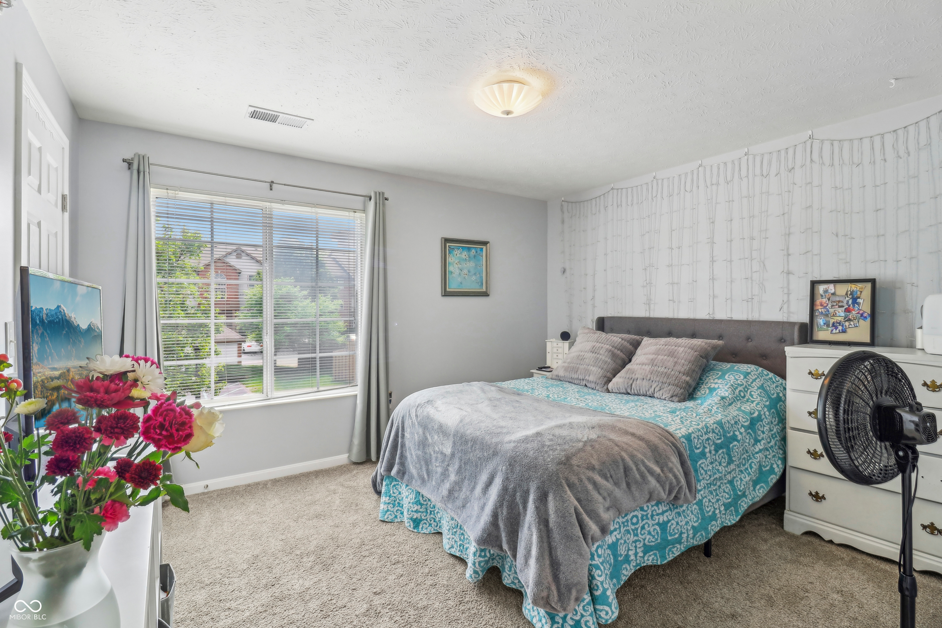 8910 Hunters Creek Drive Unit: 207