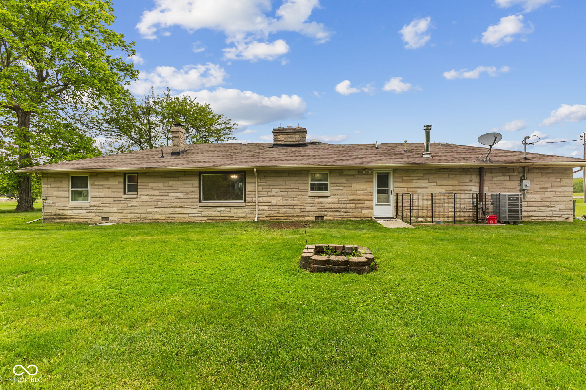 6925 W State Road 128