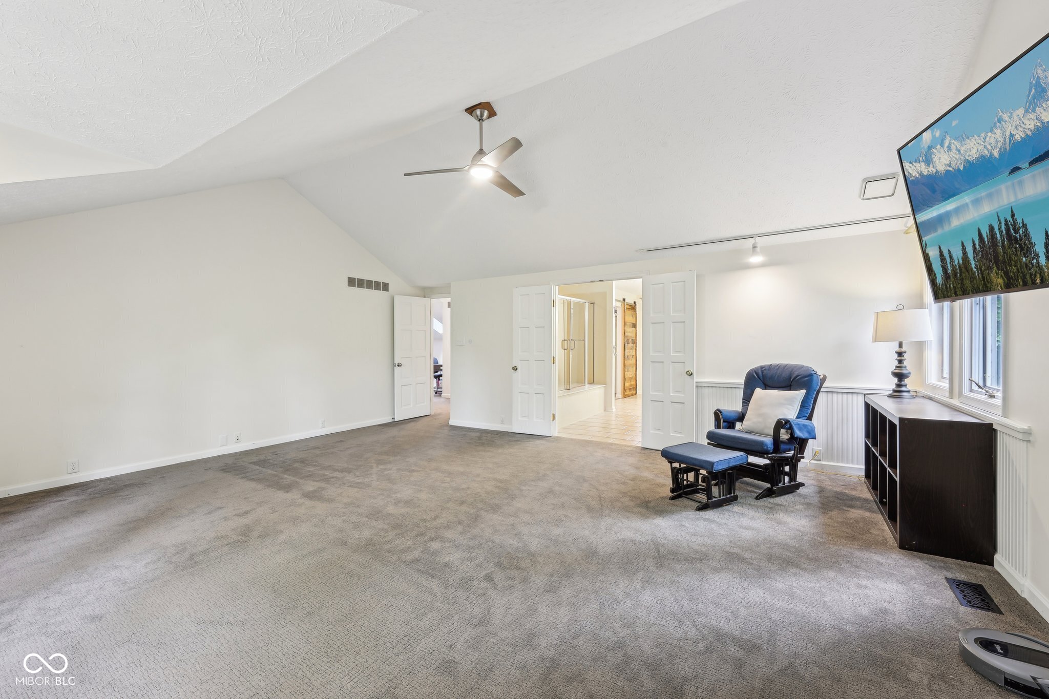 8802 W 86th Street