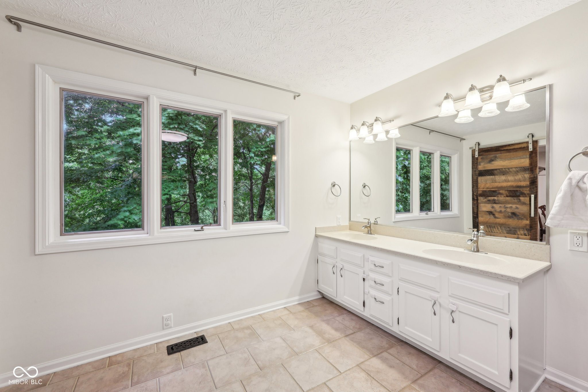 8802 W 86th Street