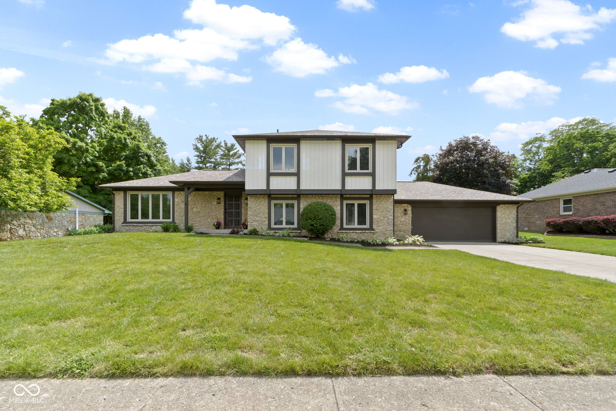 10502 E Lakeshore Drive