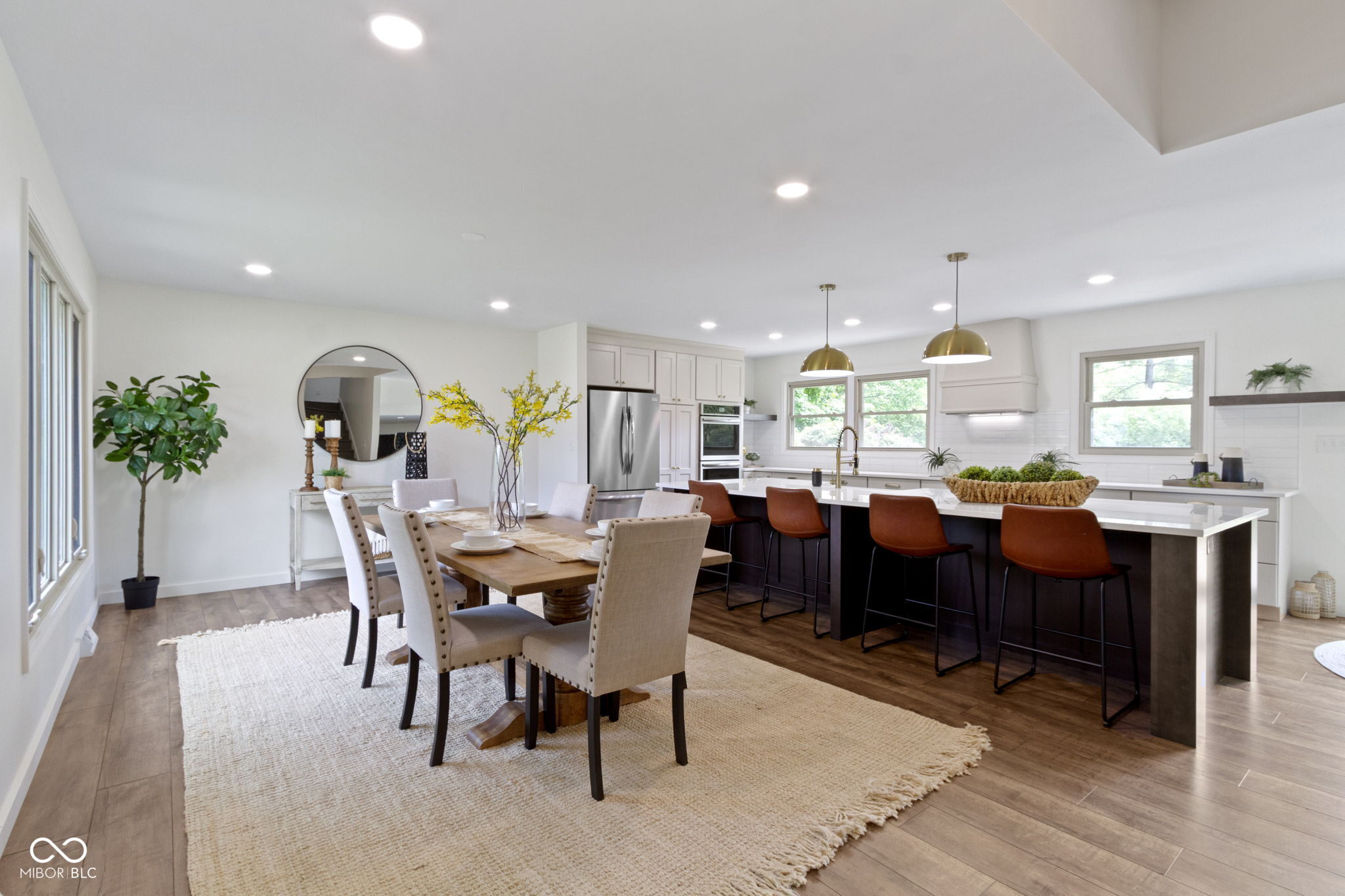 10502 E Lakeshore Drive