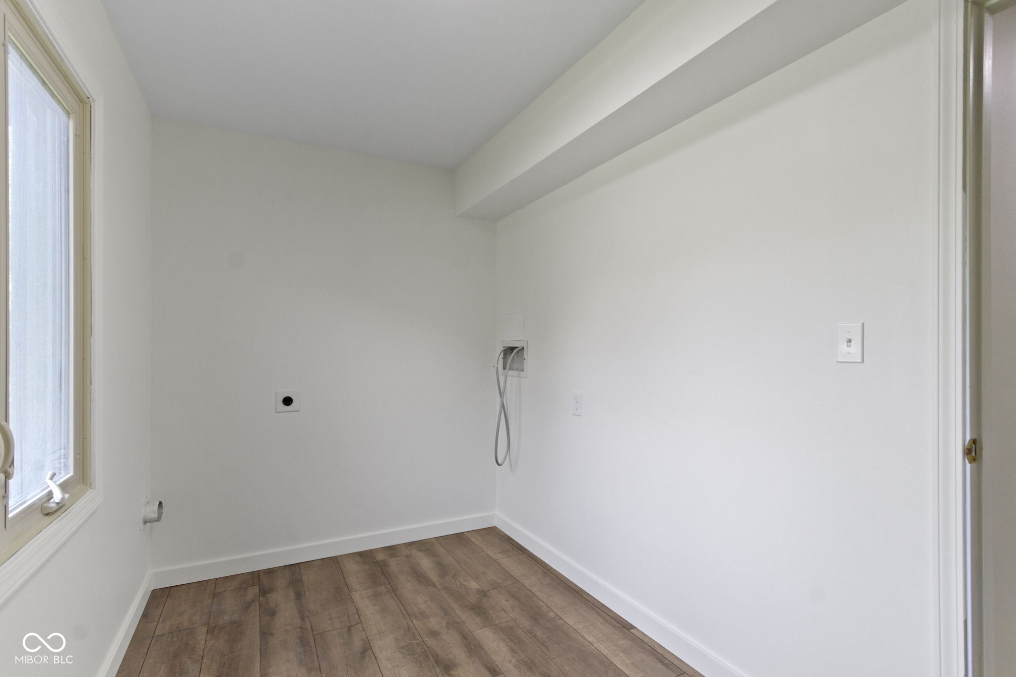10502 E Lakeshore Drive