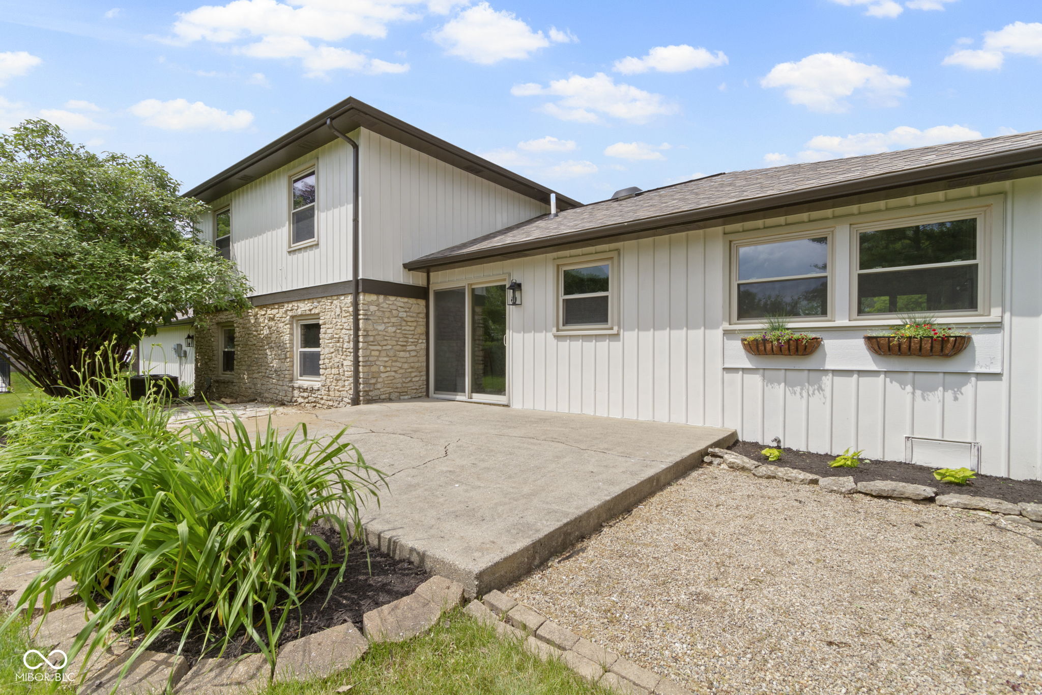 10502 E Lakeshore Drive
