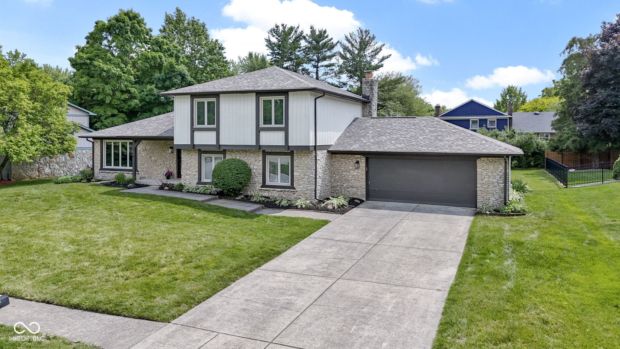 10502 E Lakeshore Drive