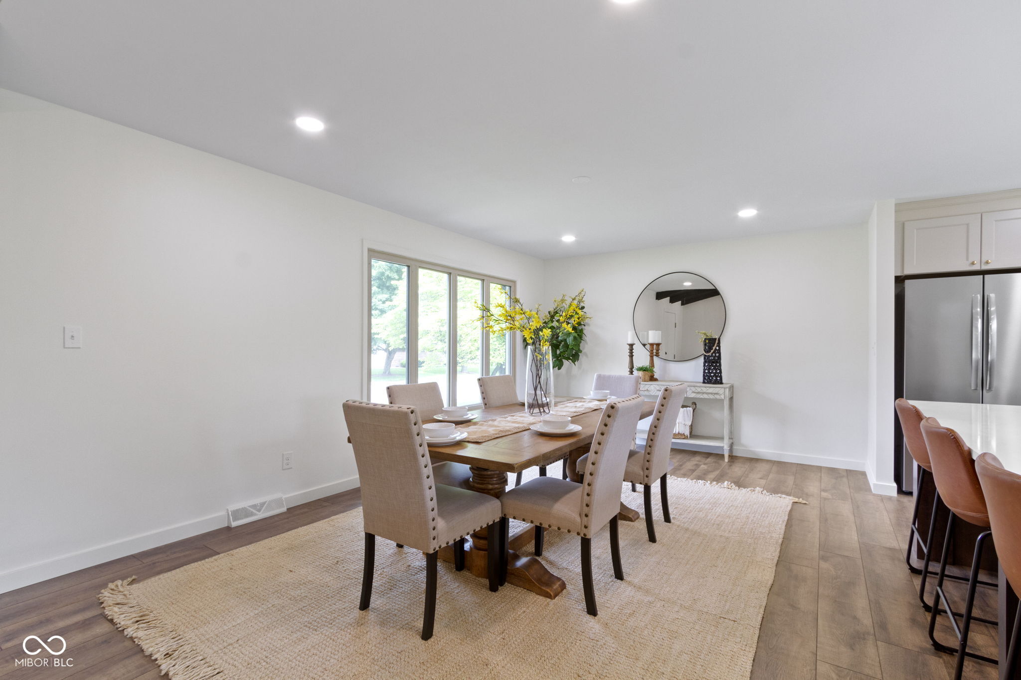 10502 E Lakeshore Drive