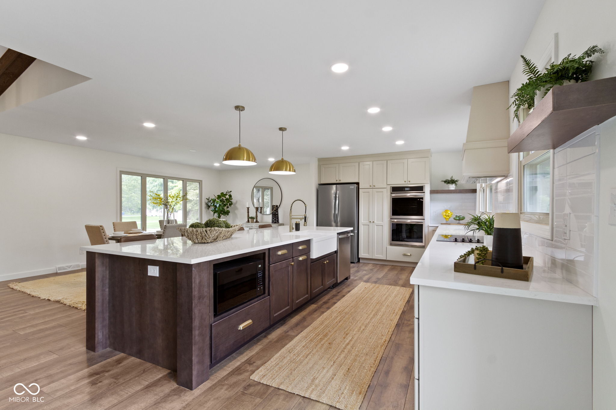 10502 E Lakeshore Drive
