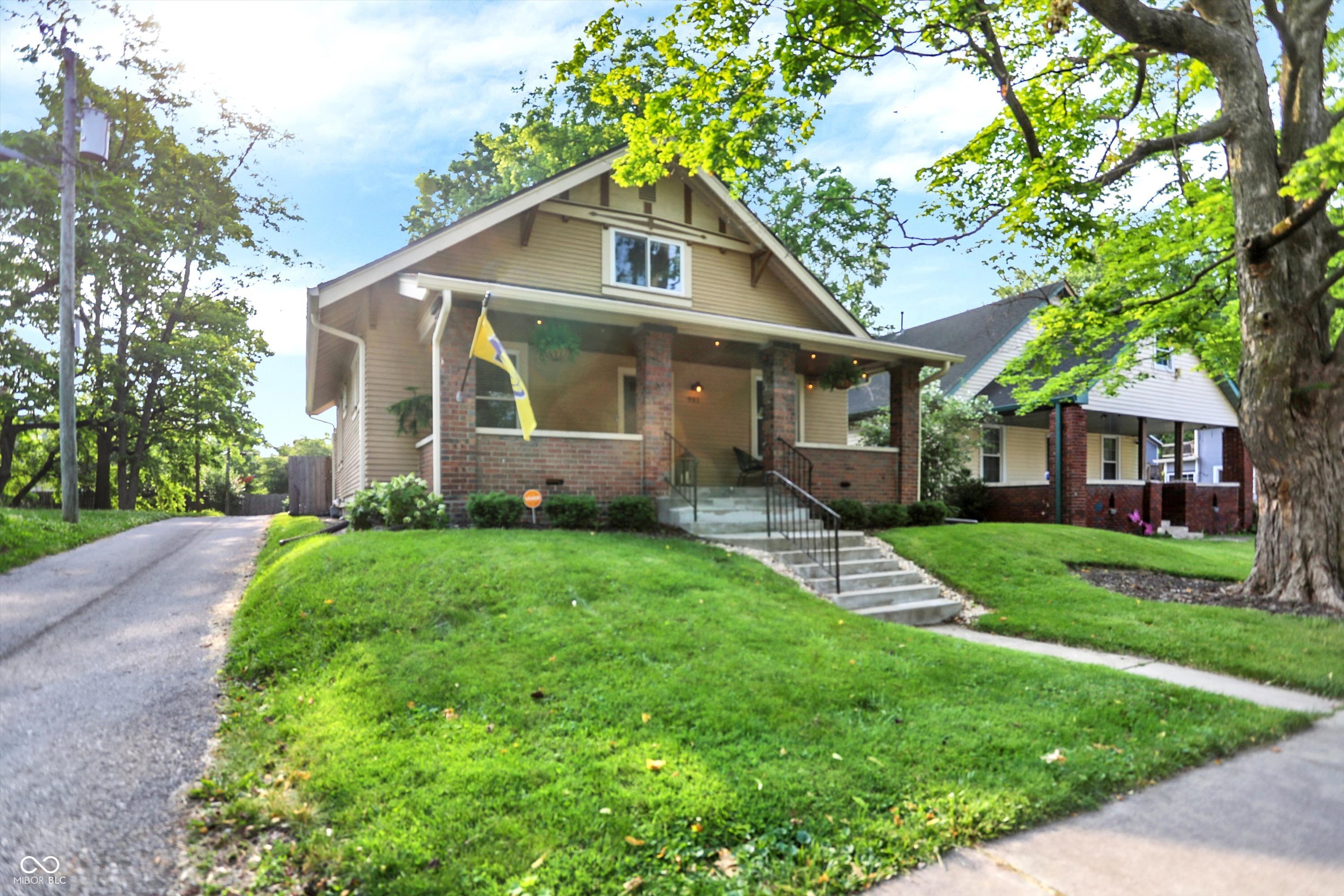 941 N Temple Avenue