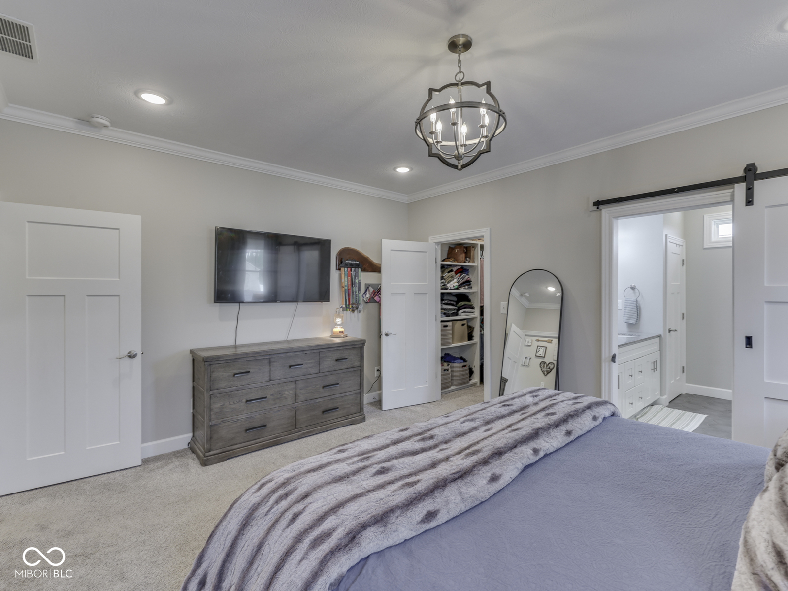 5755 Victory Drive