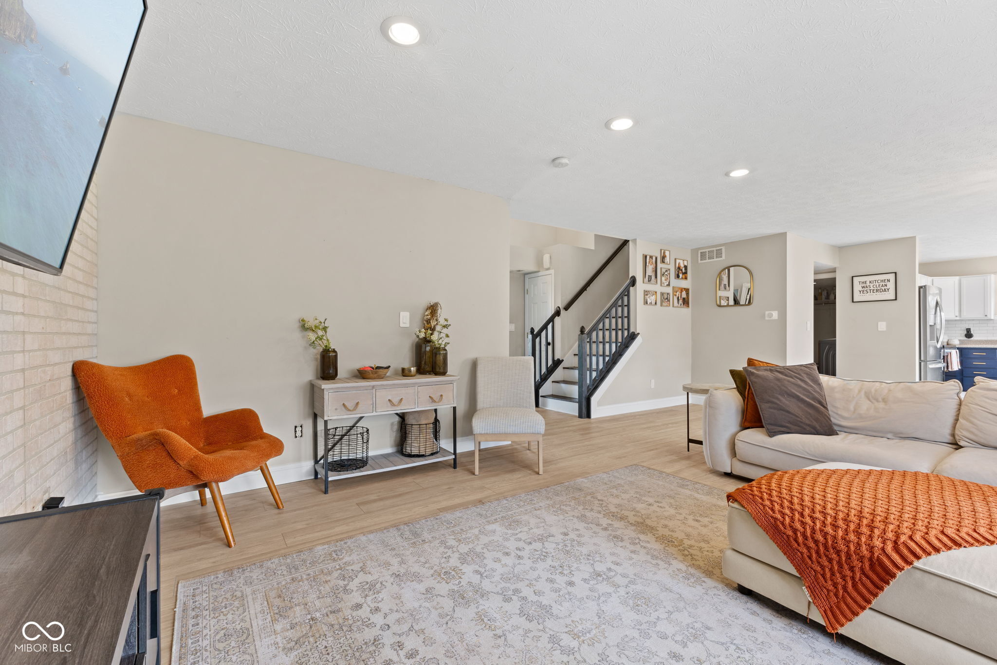 2580 Bluewood Way
