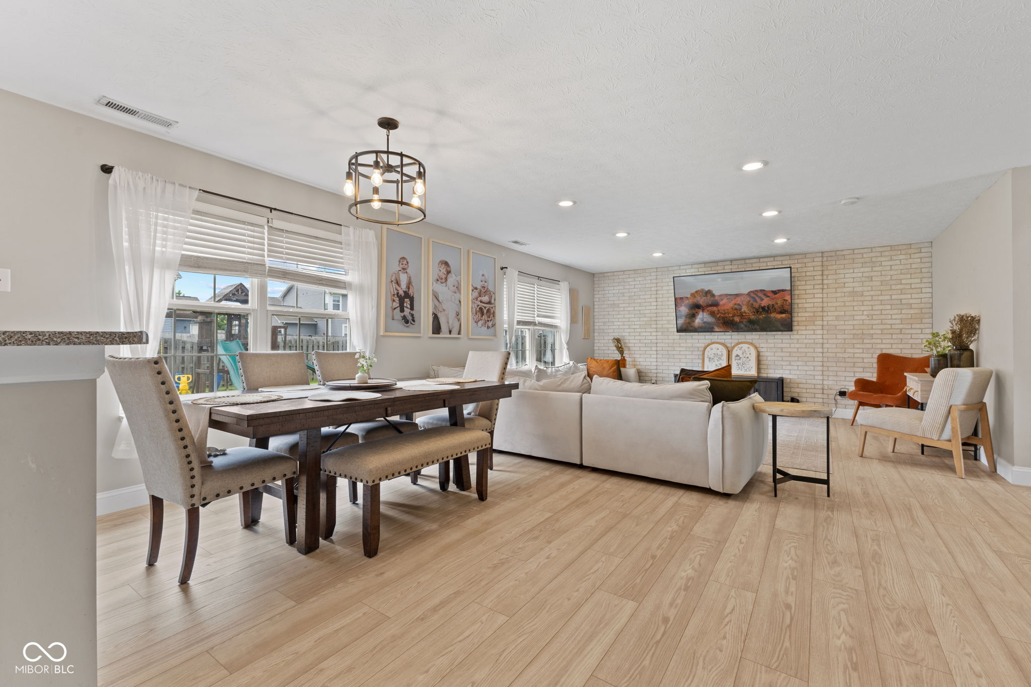2580 Bluewood Way