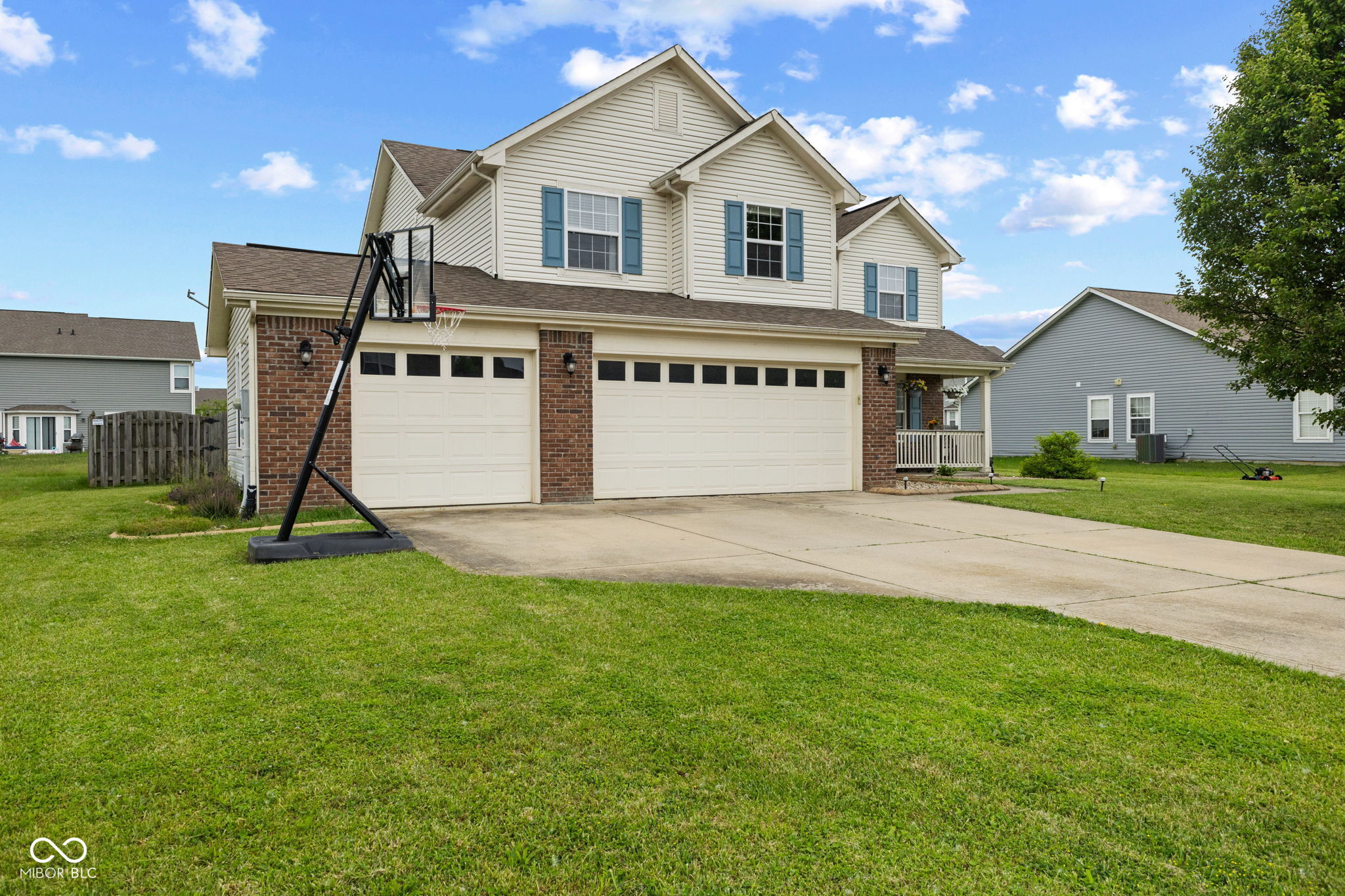 2580 Bluewood Way