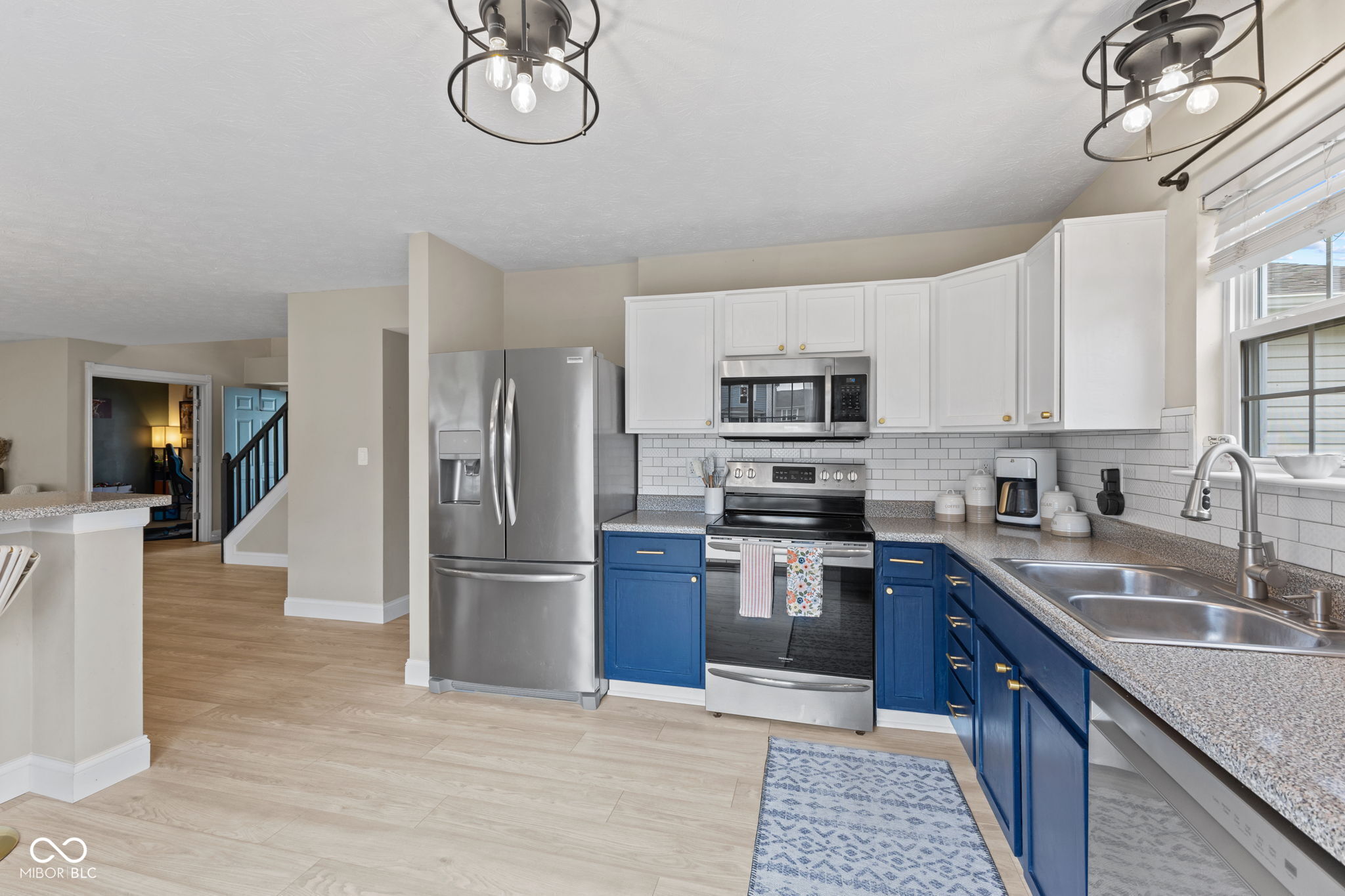 2580 Bluewood Way