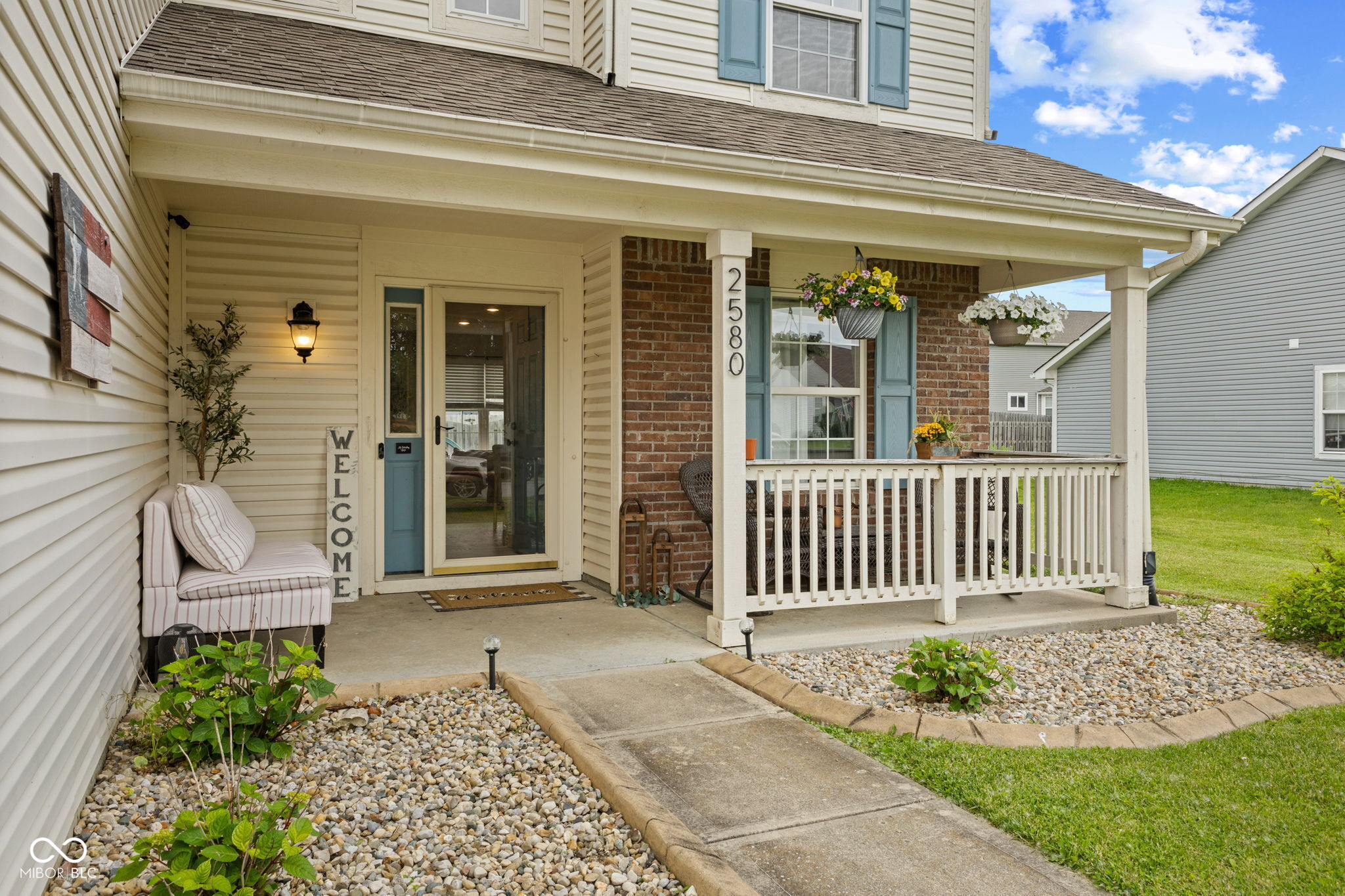 2580 Bluewood Way