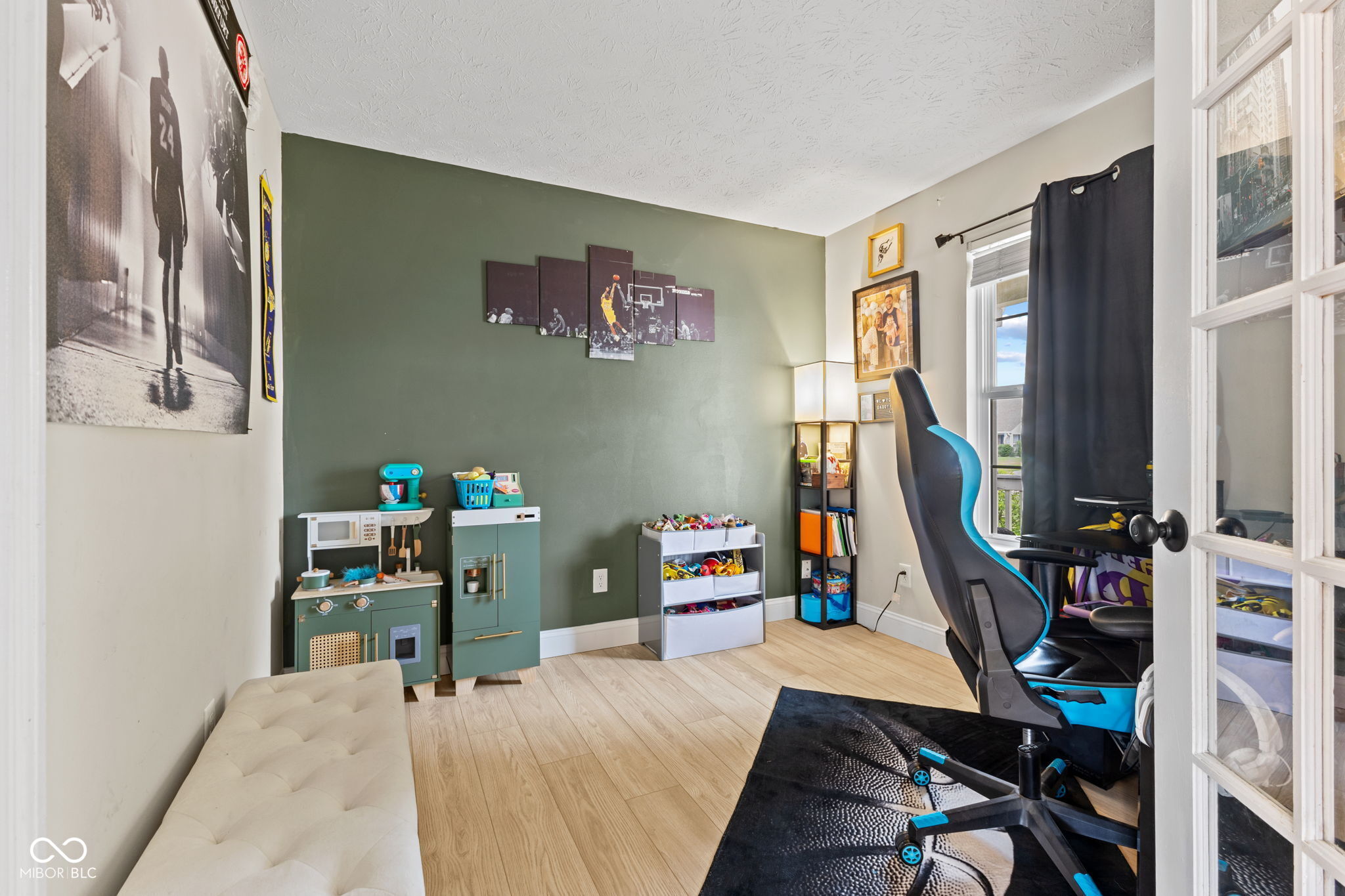 2580 Bluewood Way