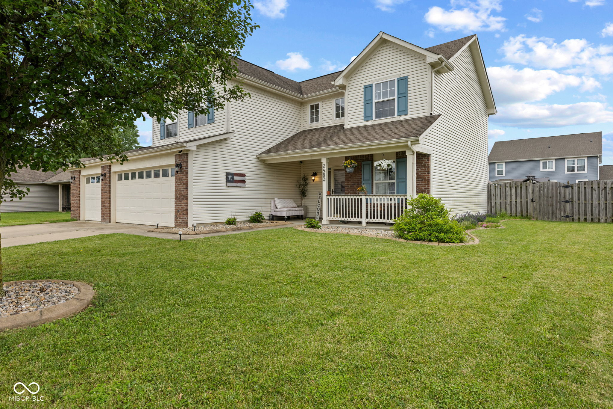 2580 Bluewood Way