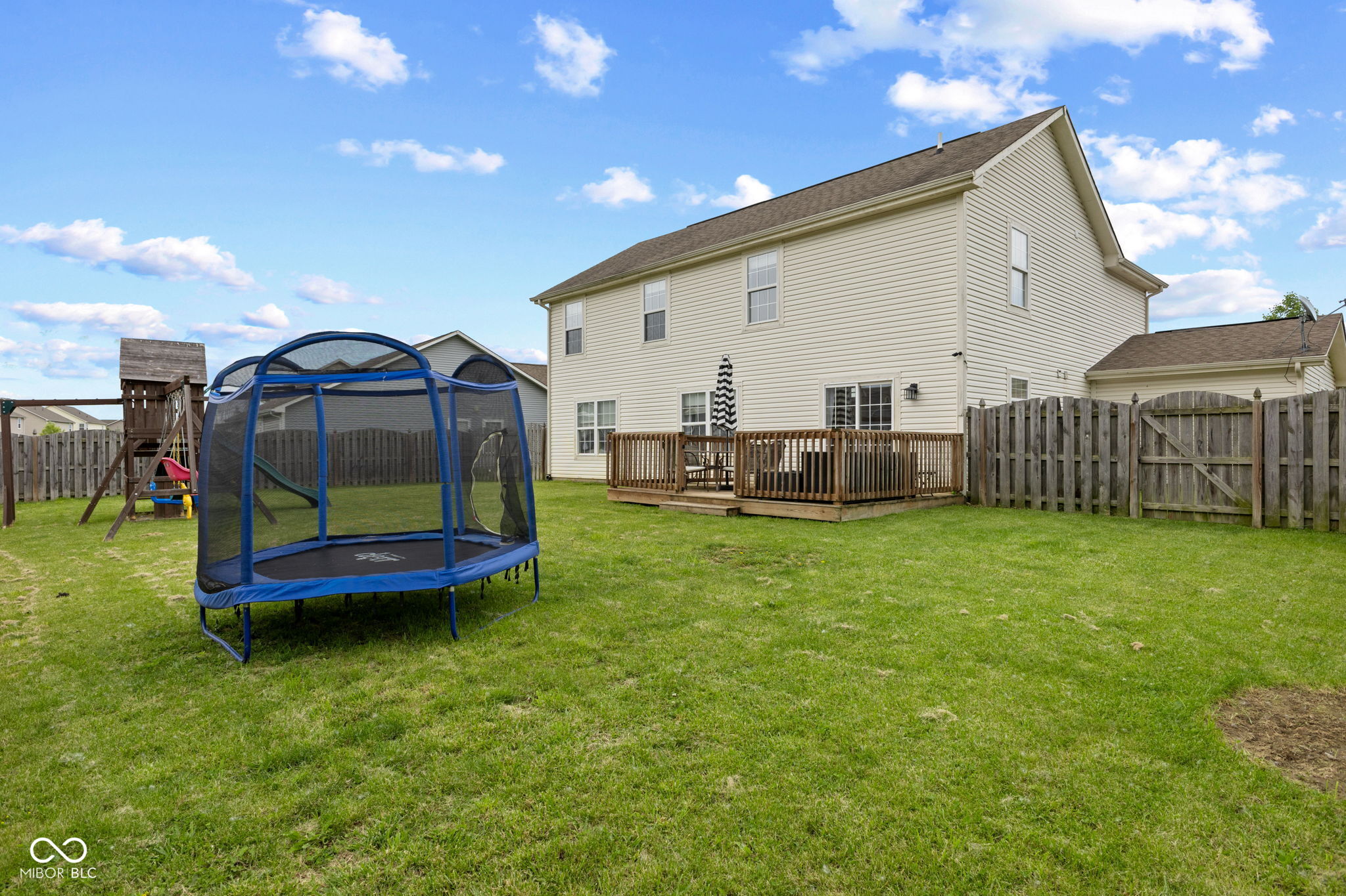 2580 Bluewood Way