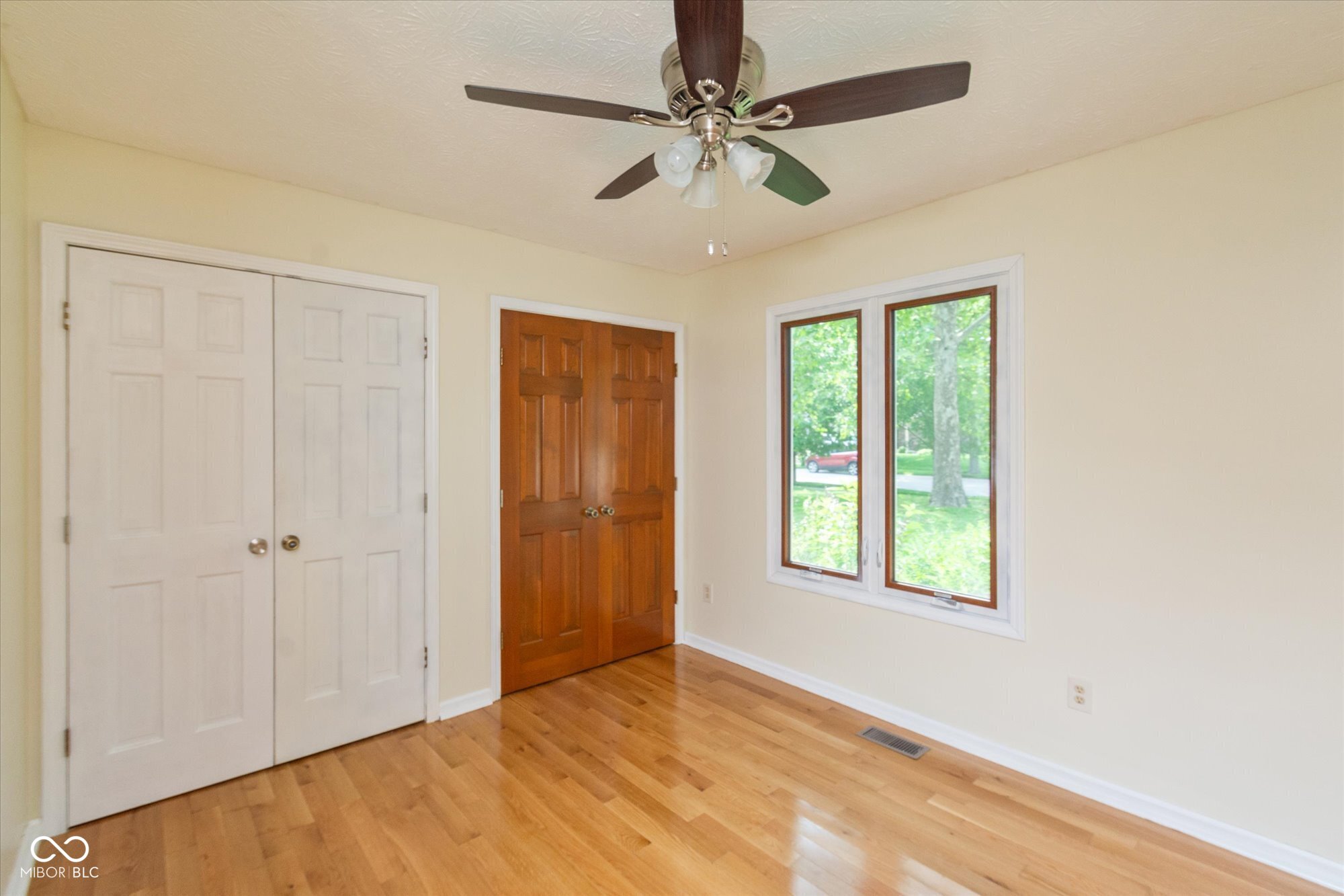 180 Hollowview Drive