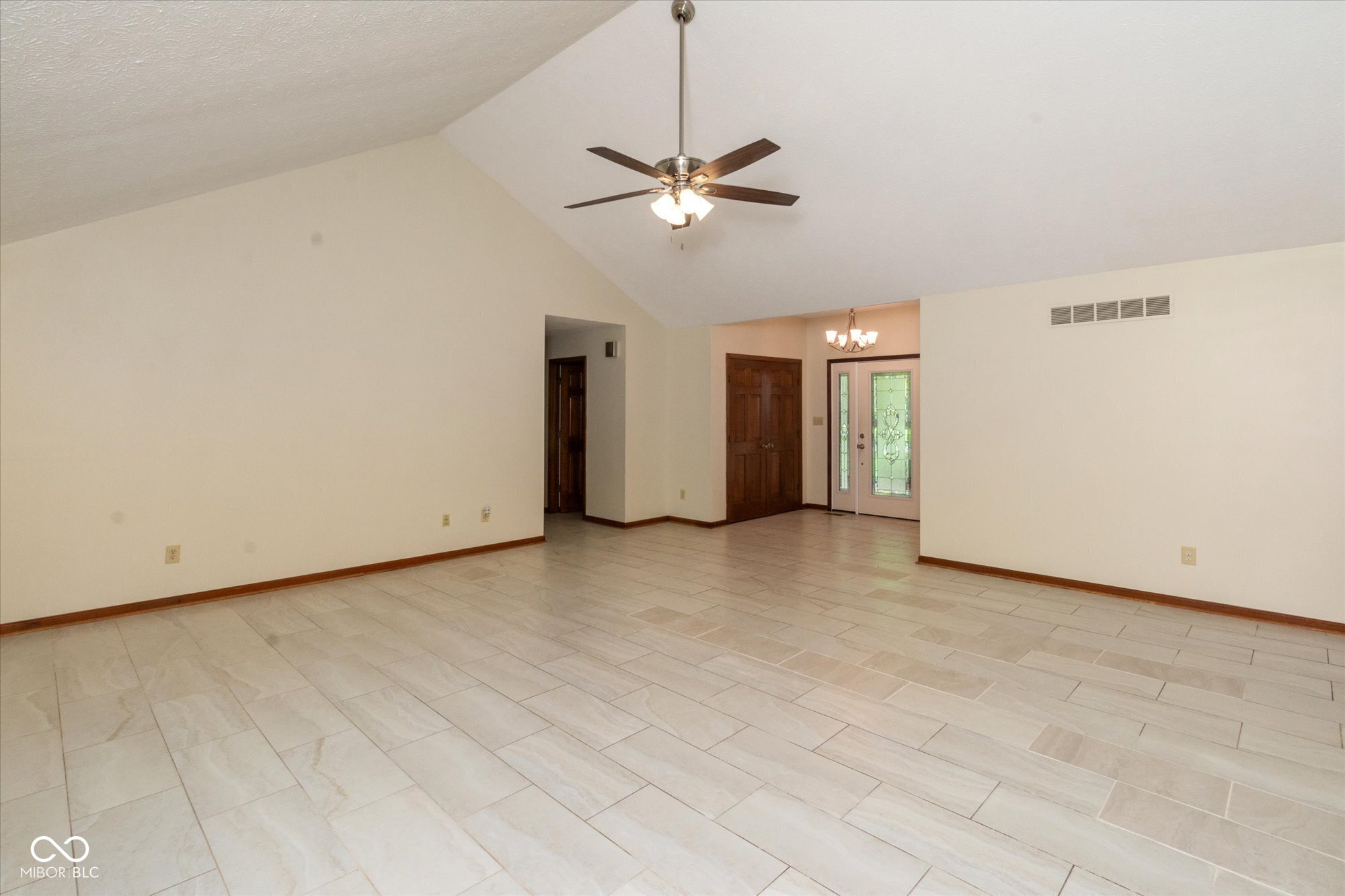 180 Hollowview Drive