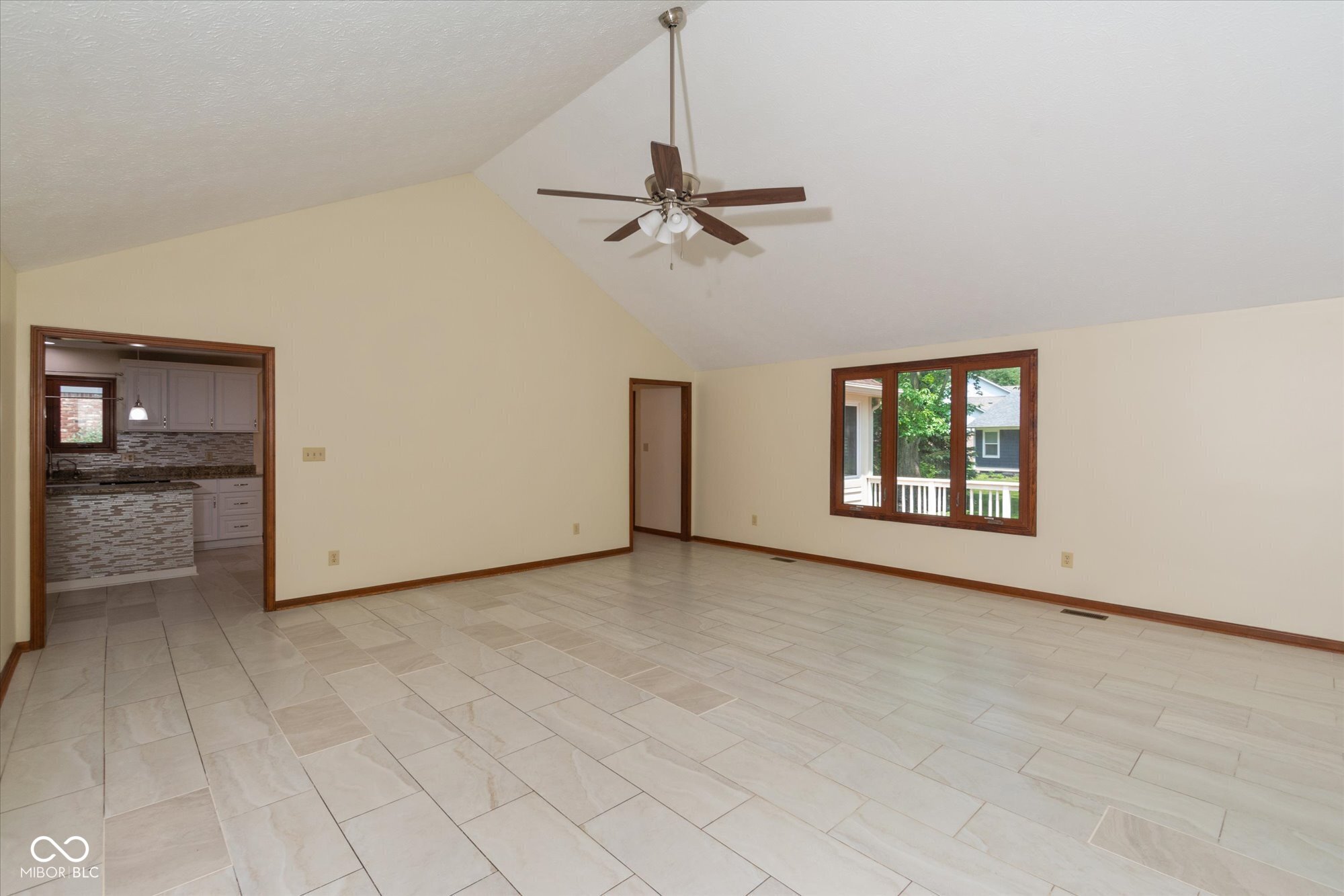 180 Hollowview Drive