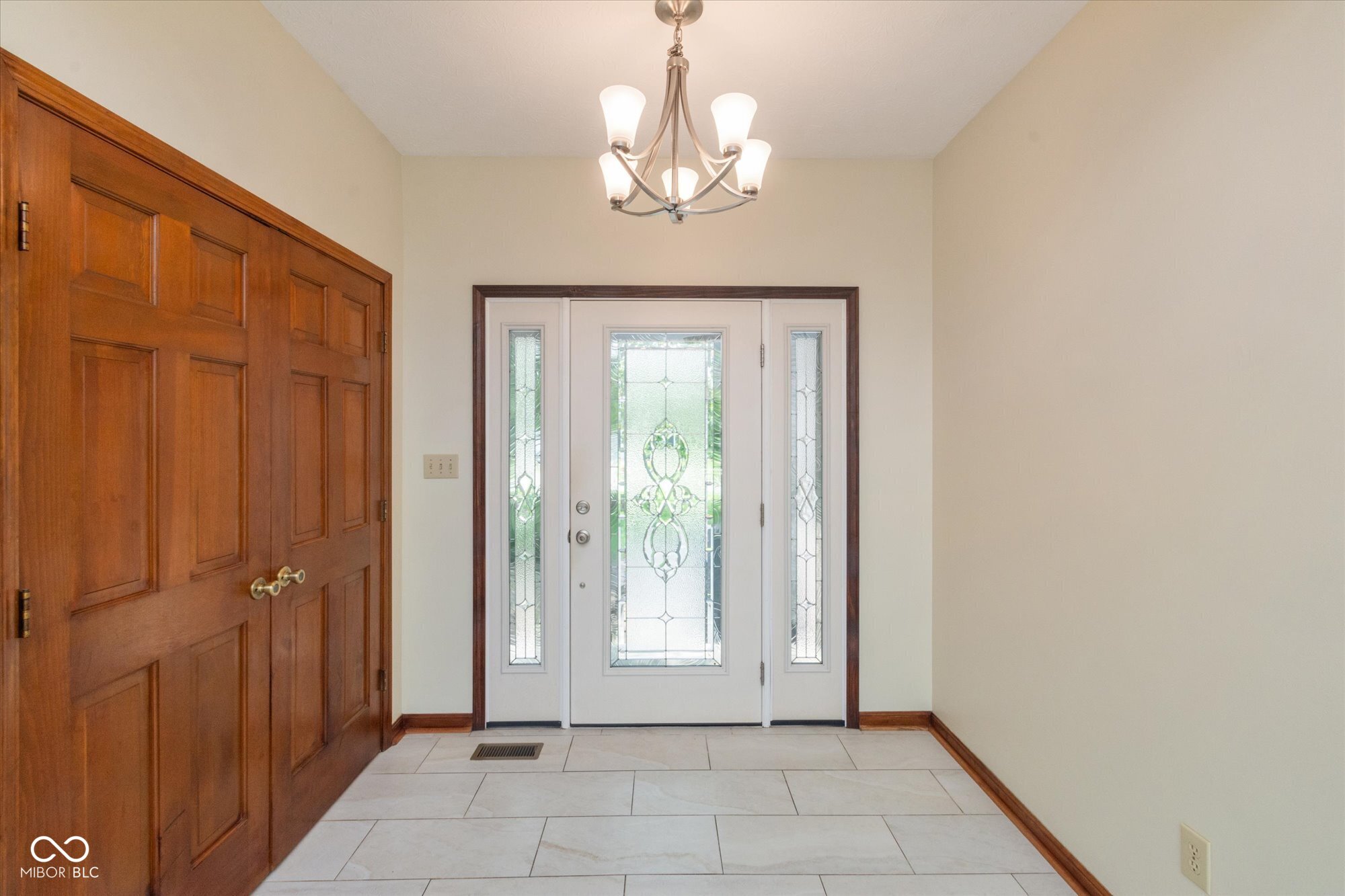 180 Hollowview Drive