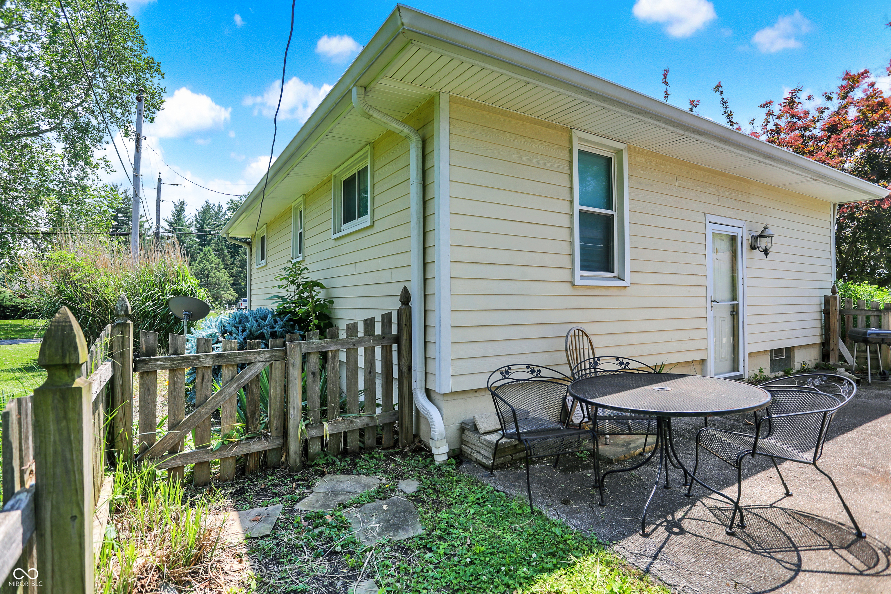 1411 N Kenmore Road