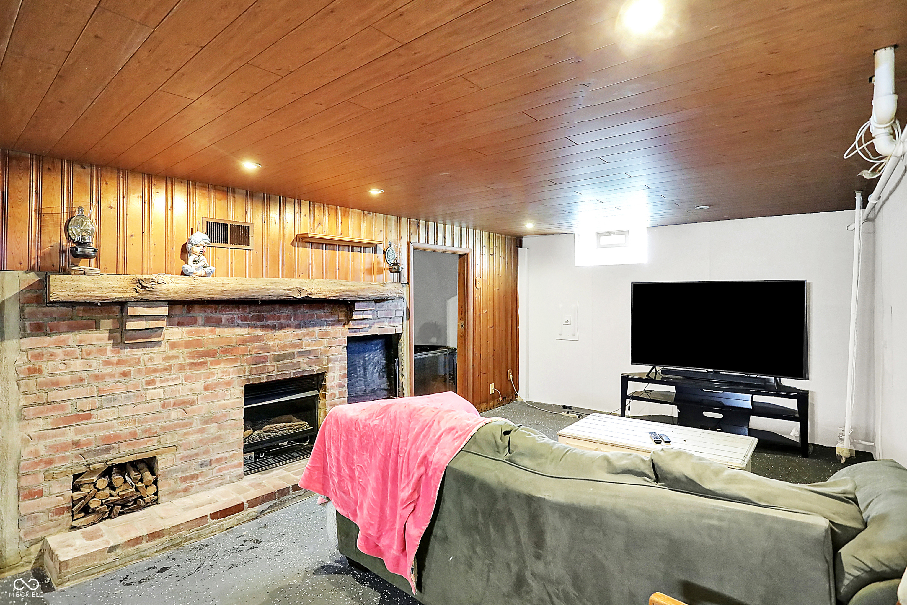 1411 N Kenmore Road