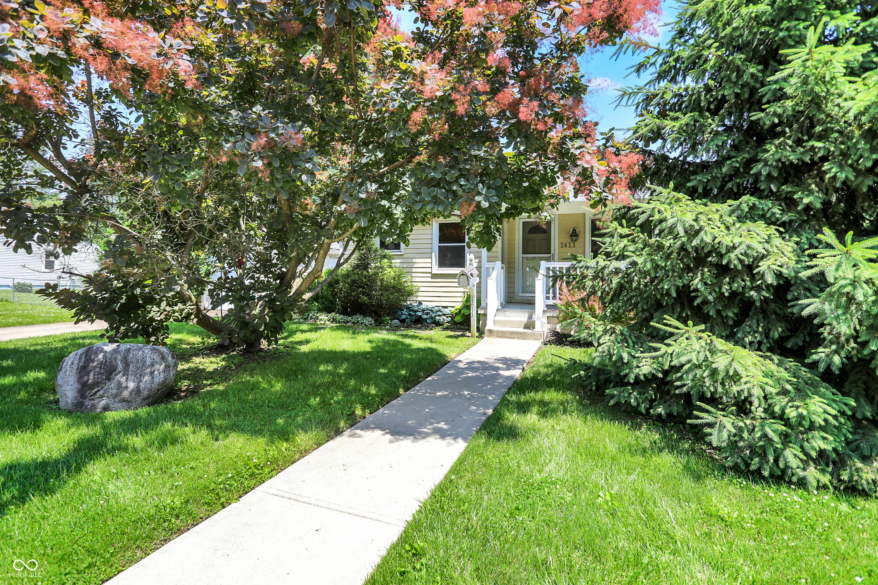 1411 N Kenmore Road