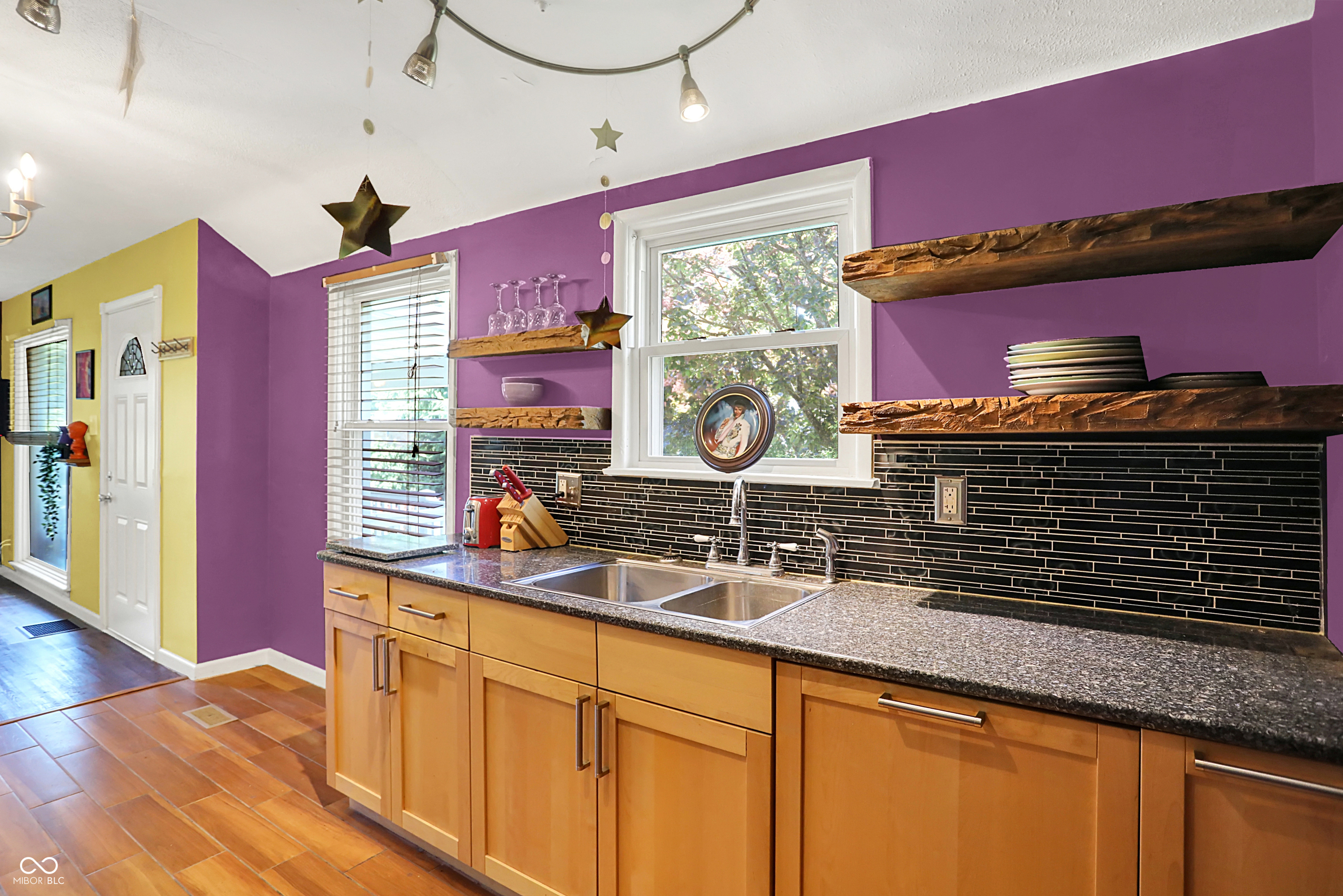 1411 N Kenmore Road