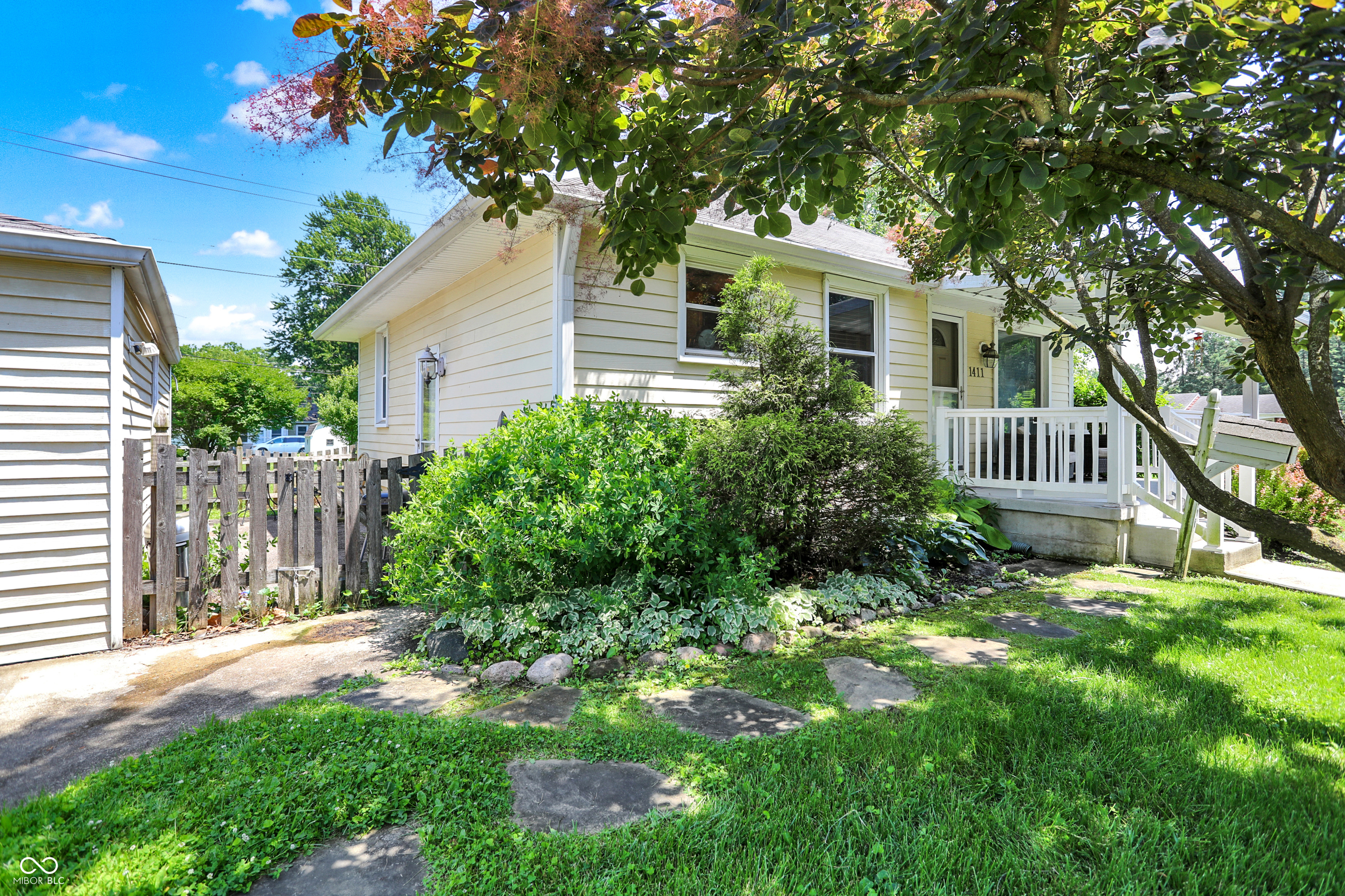 1411 N Kenmore Road
