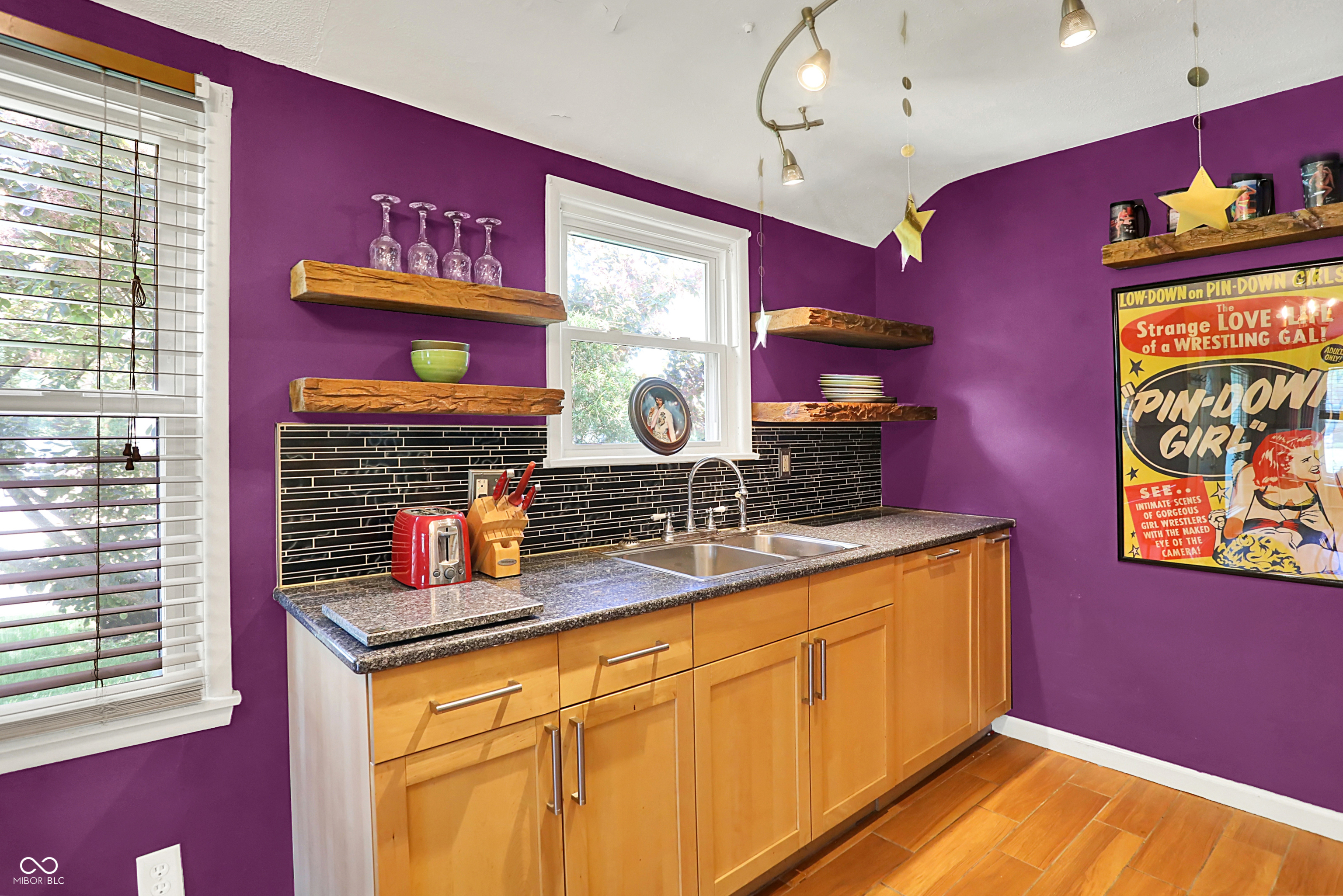 1411 N Kenmore Road