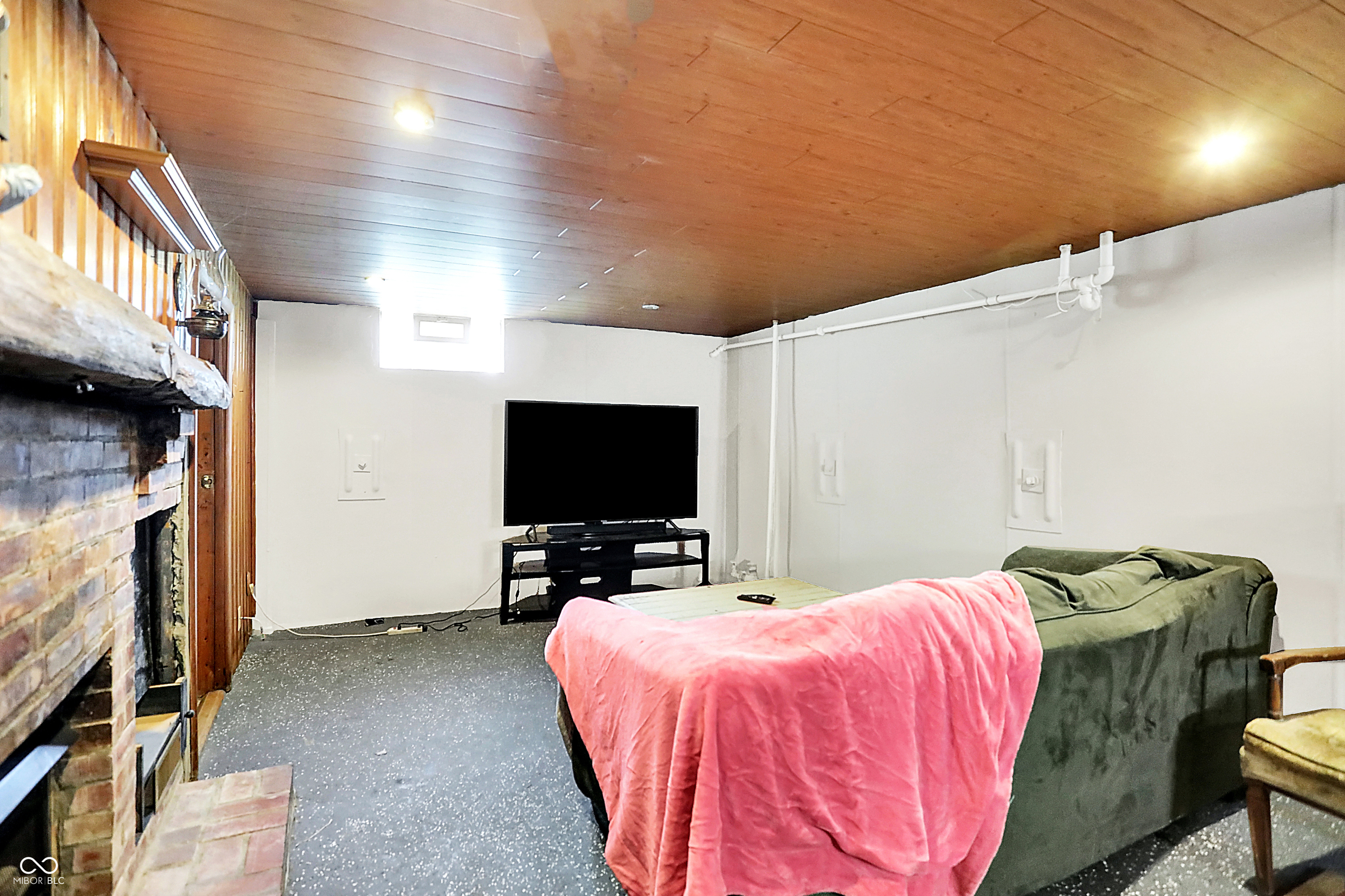 1411 N Kenmore Road