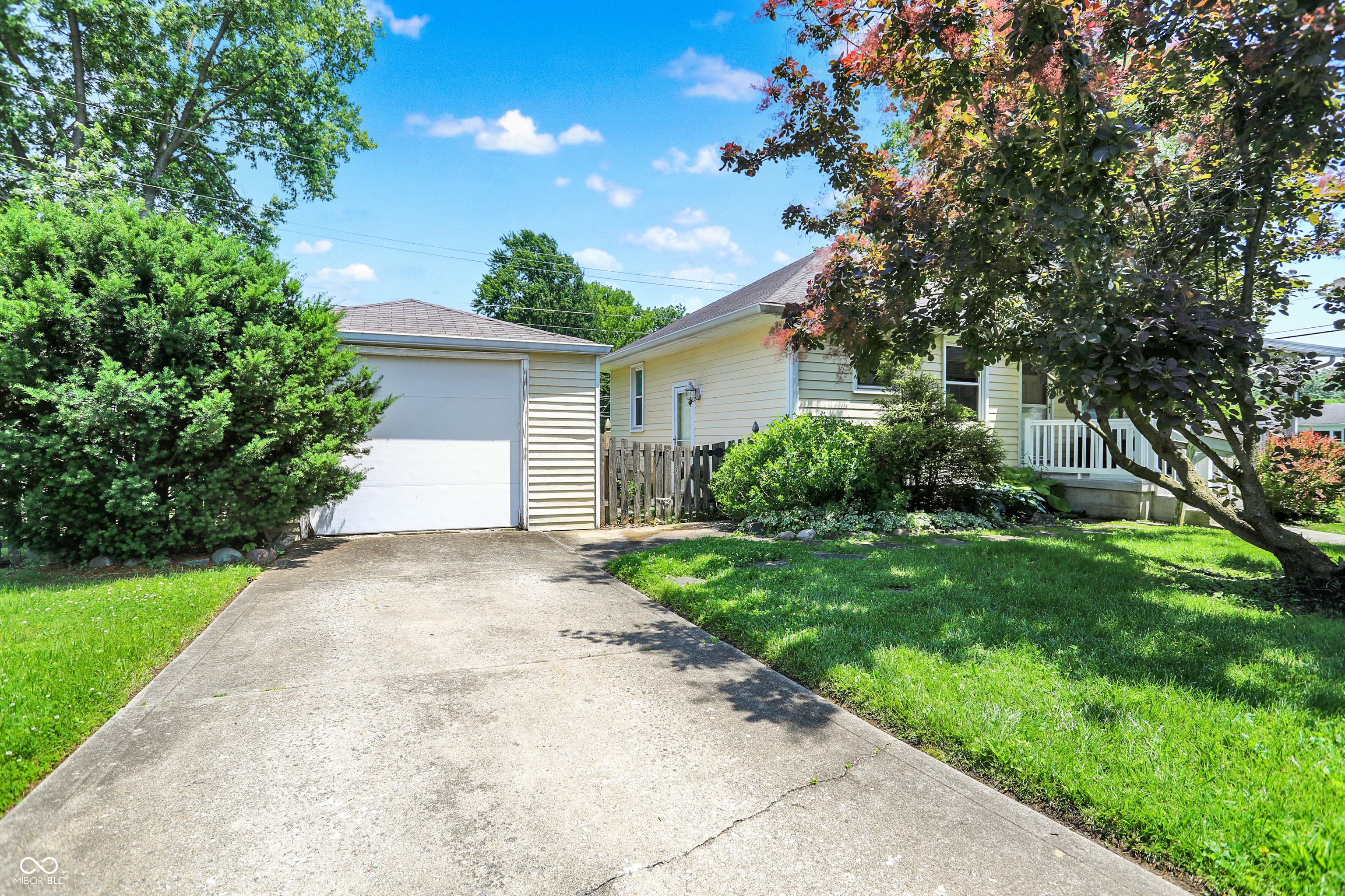 1411 N Kenmore Road