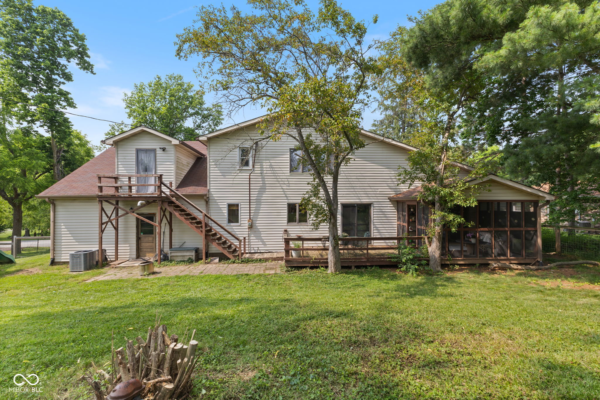 8435 Hilltop Lane