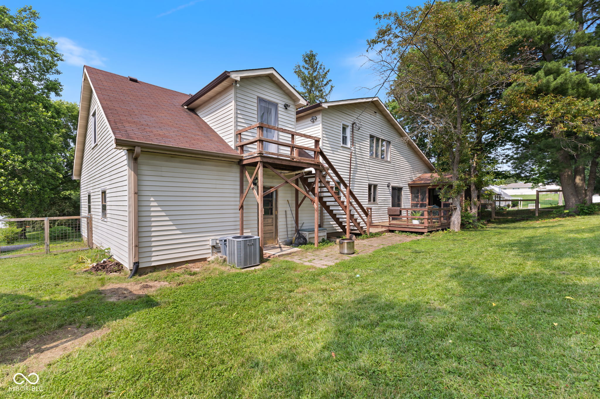 8435 Hilltop Lane