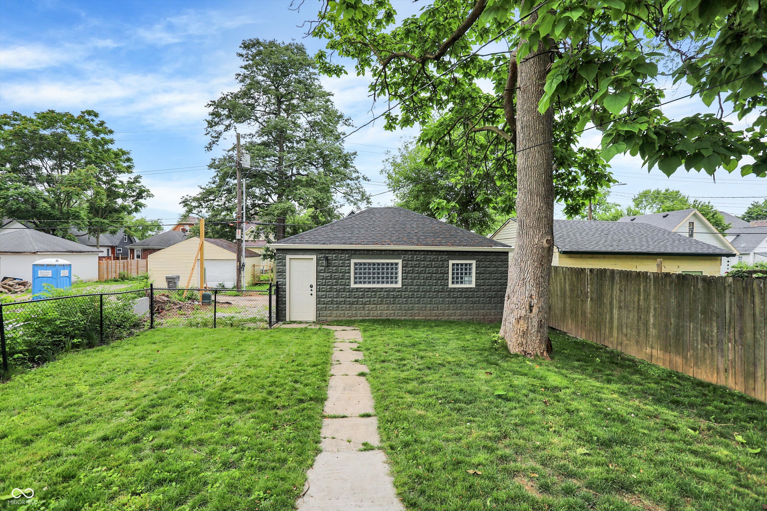 1046 N Hamilton Avenue