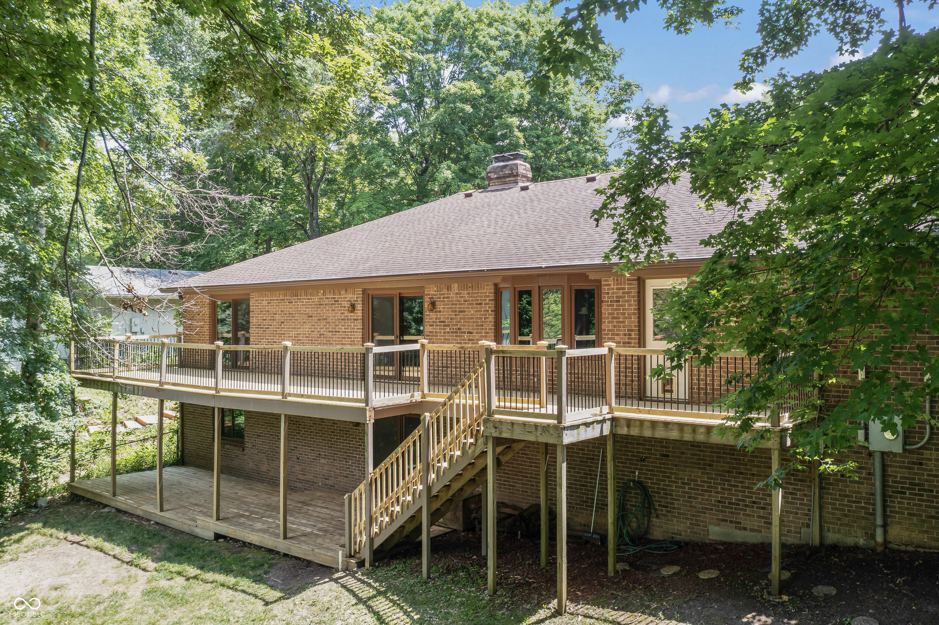 604 Oak Blvd W Drive