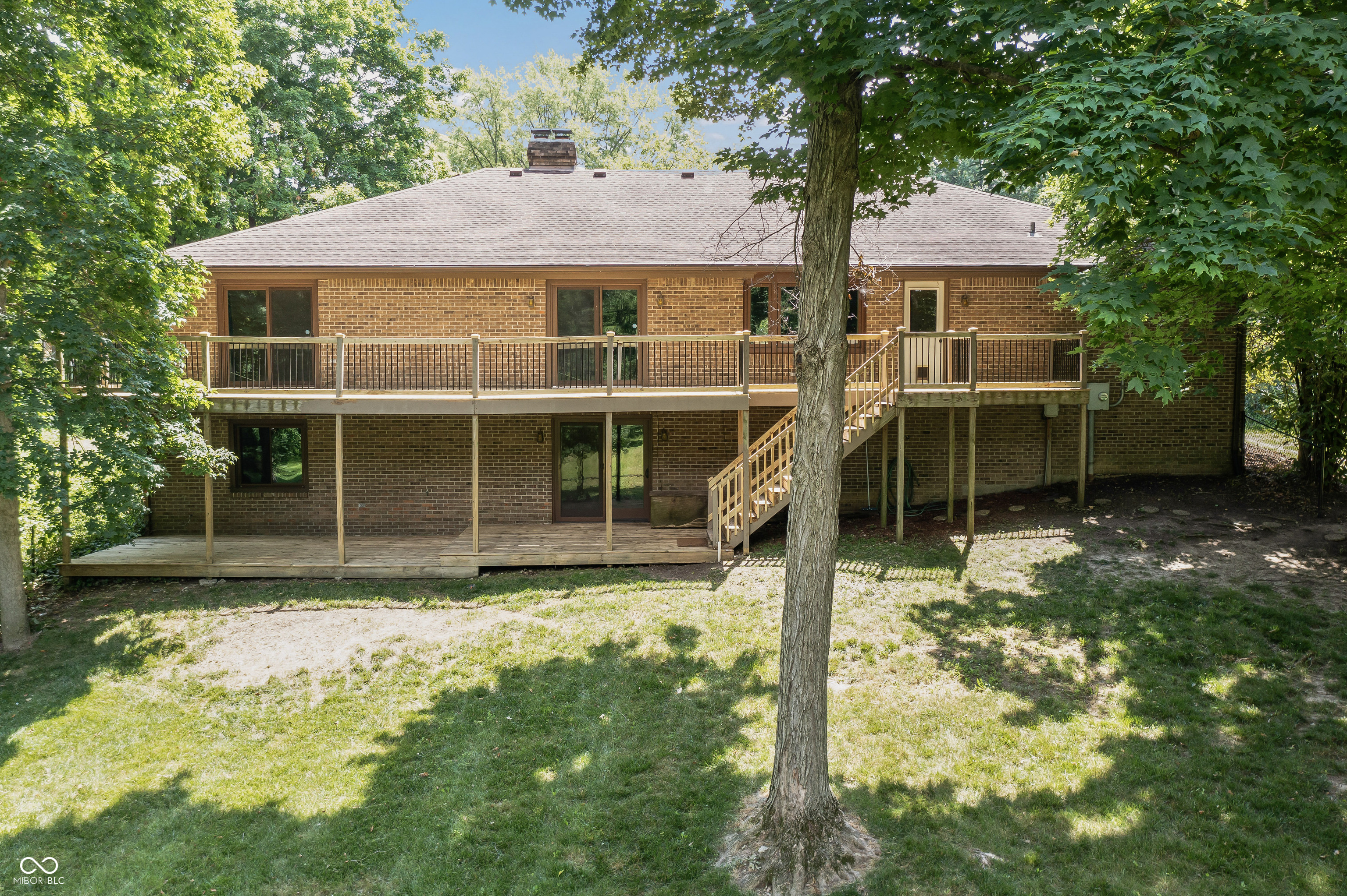 604 Oak Blvd W Drive